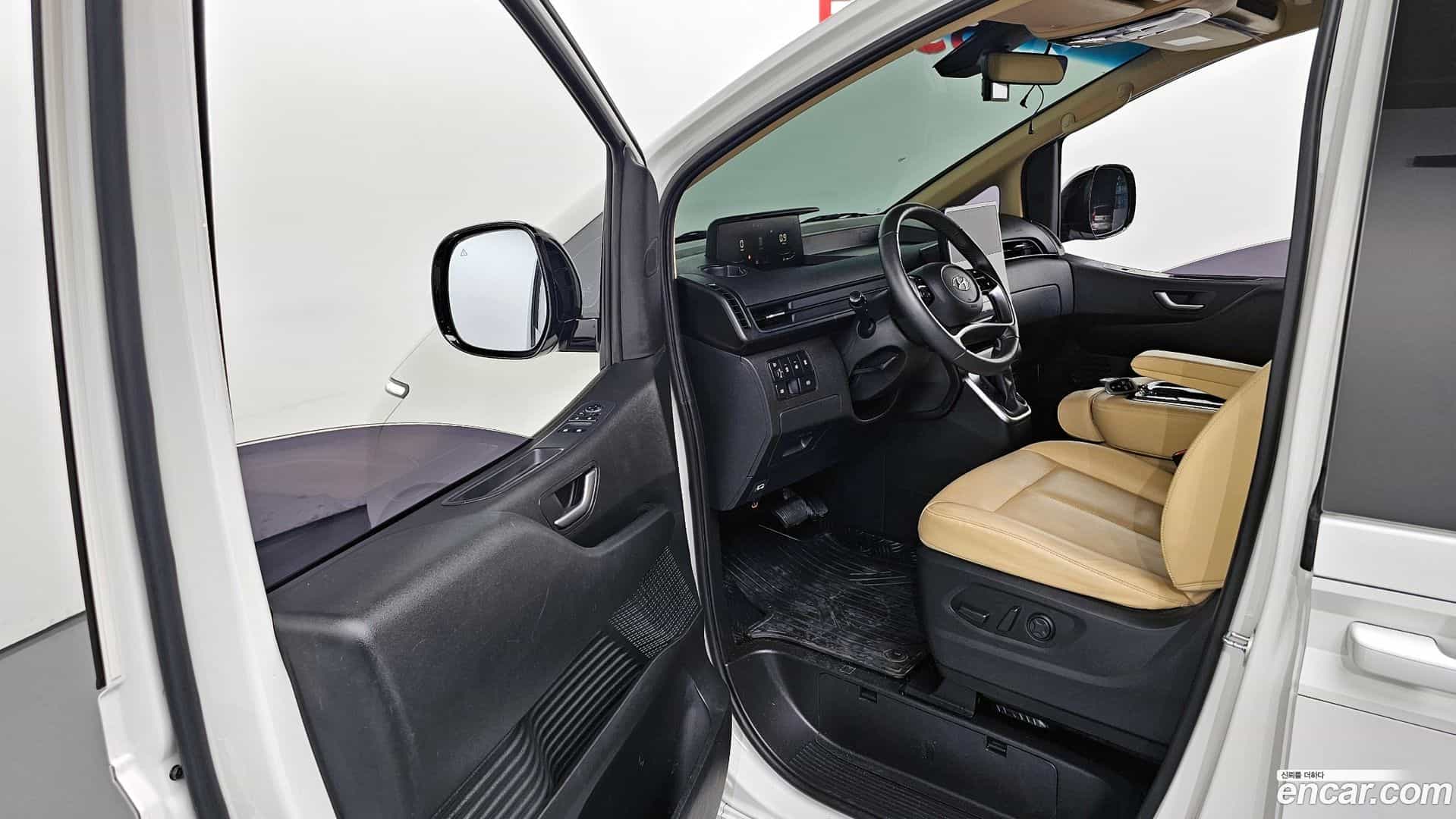 Staria Hyundai 2023.1-INNER-010
