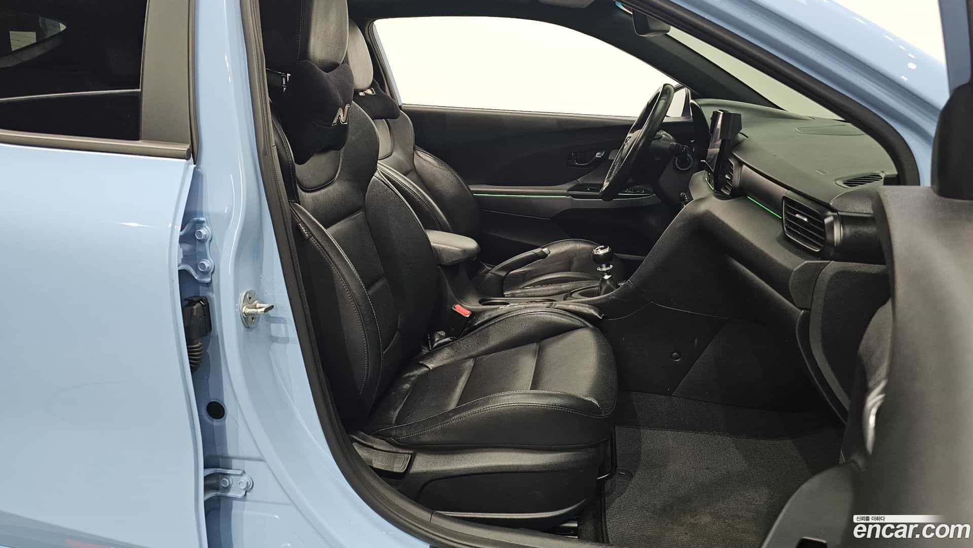 Veloster Hyundai 2021.8-INNER-010