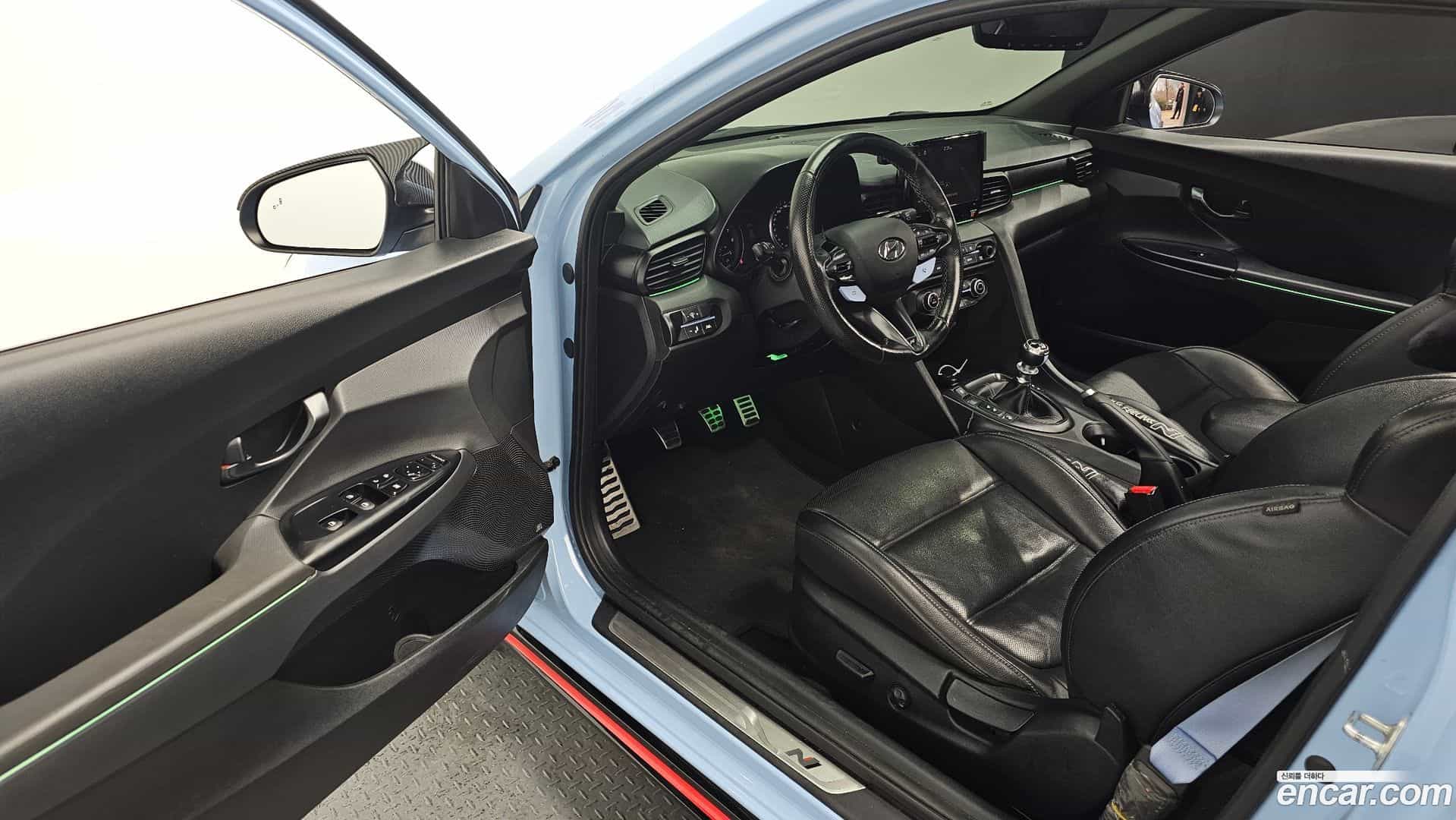 Veloster Hyundai 2021.8-OPTION-016