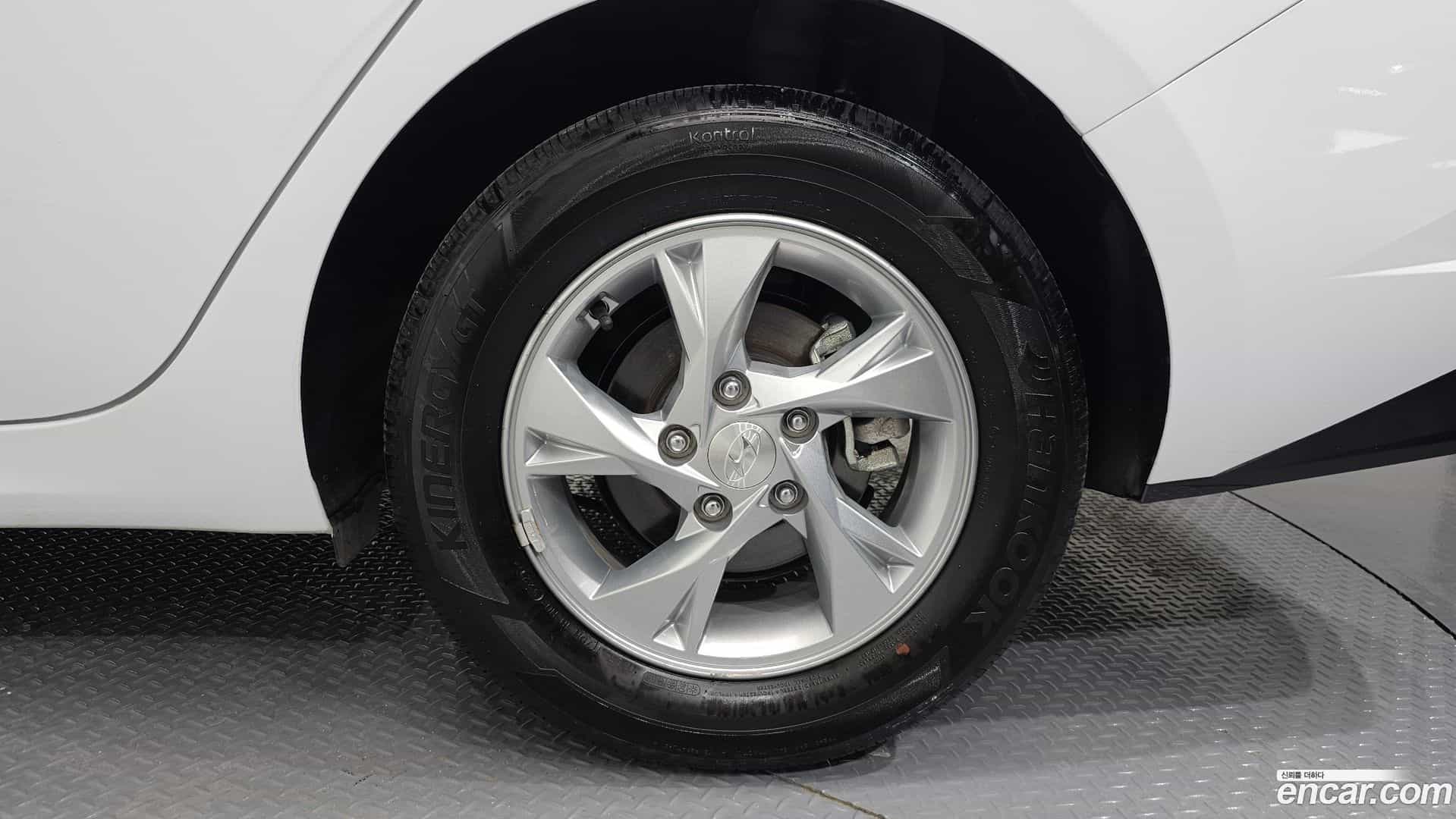 AVANTE Hyundai 2022.0-OUTER-005
