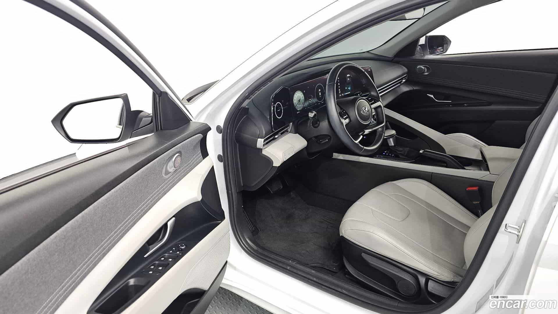 AVANTE Hyundai 2022.0-INNER-010