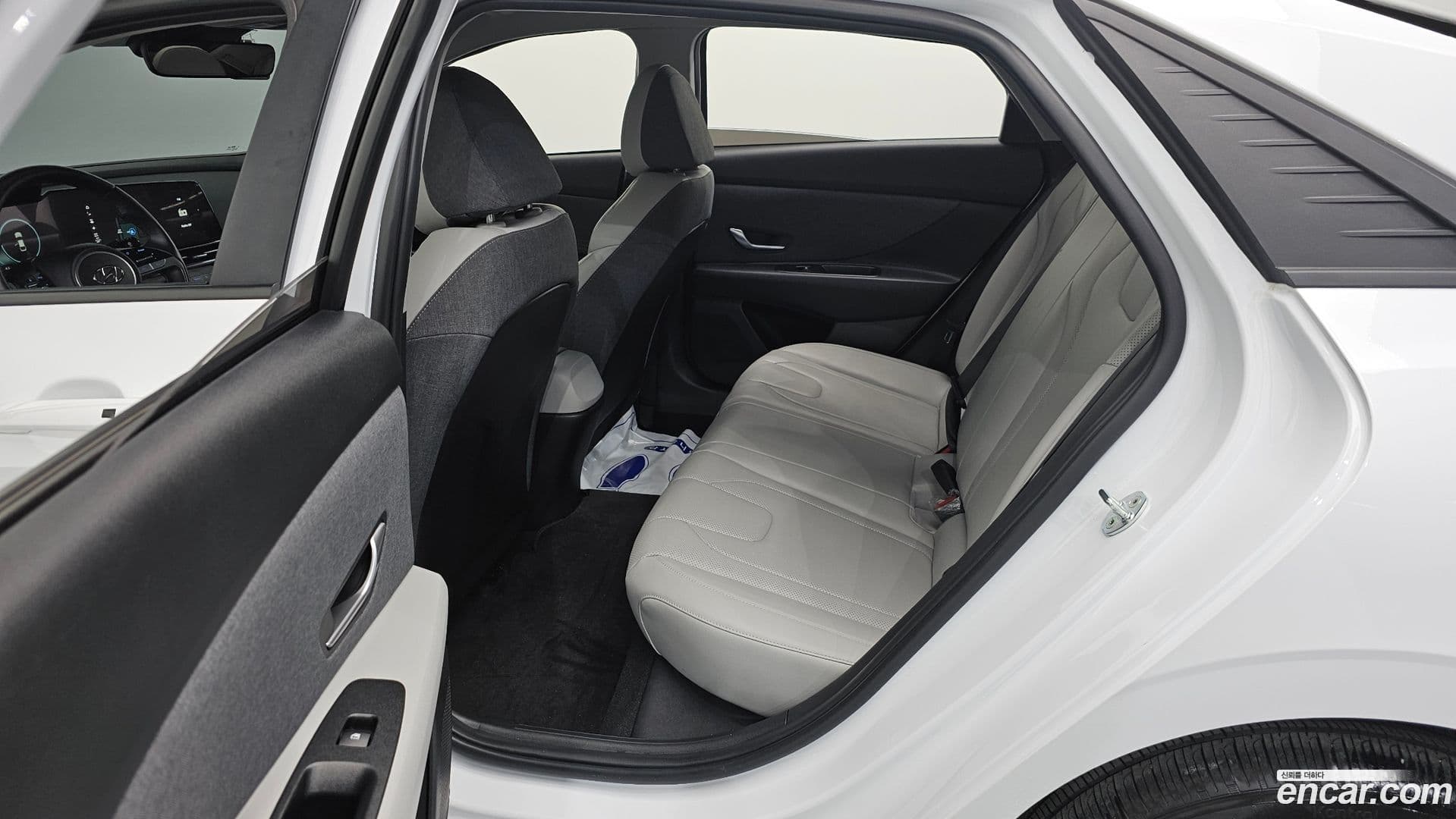Main__Slider__Photo:AVANTE Hyundai 2022.0-10