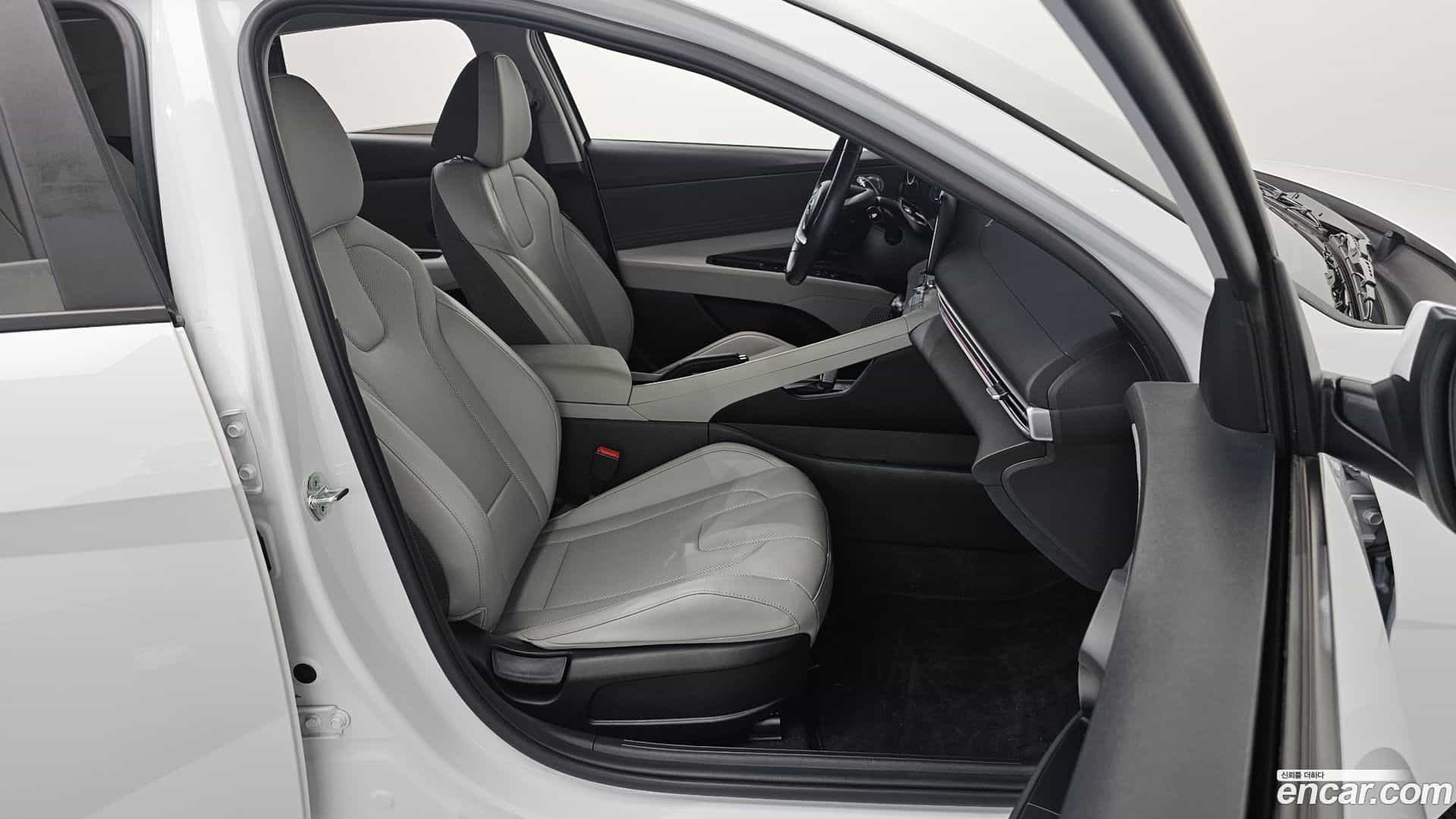 AVANTE Hyundai 2022.0-OPTION-017