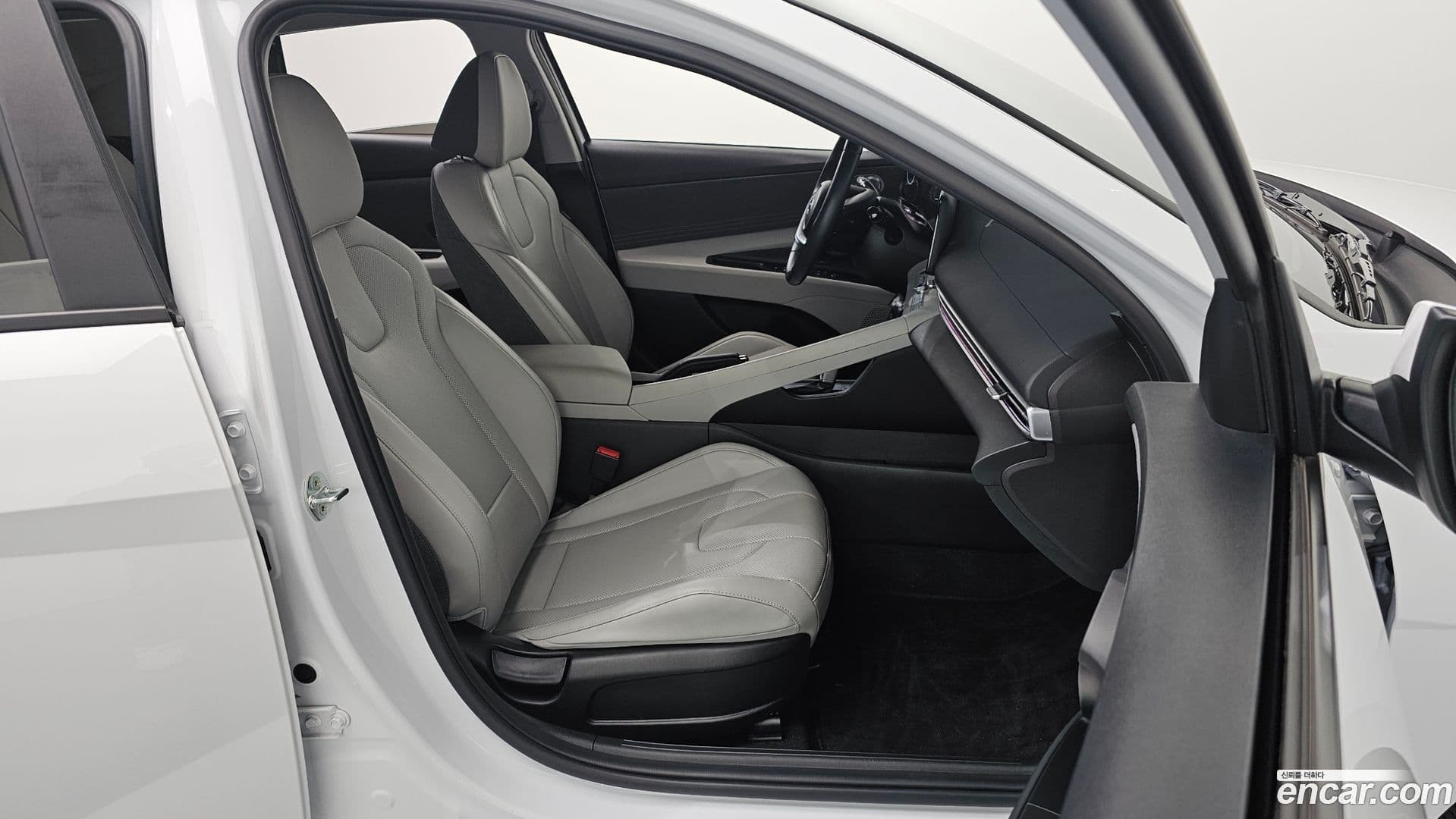 Main__Slider__Photo:AVANTE Hyundai 2022.0-12