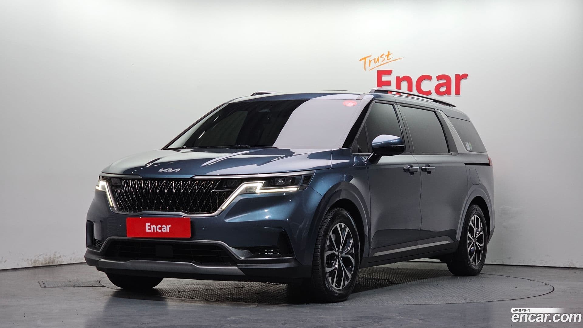 Main__Slider__Photo:Canival Kia 2022.2-0