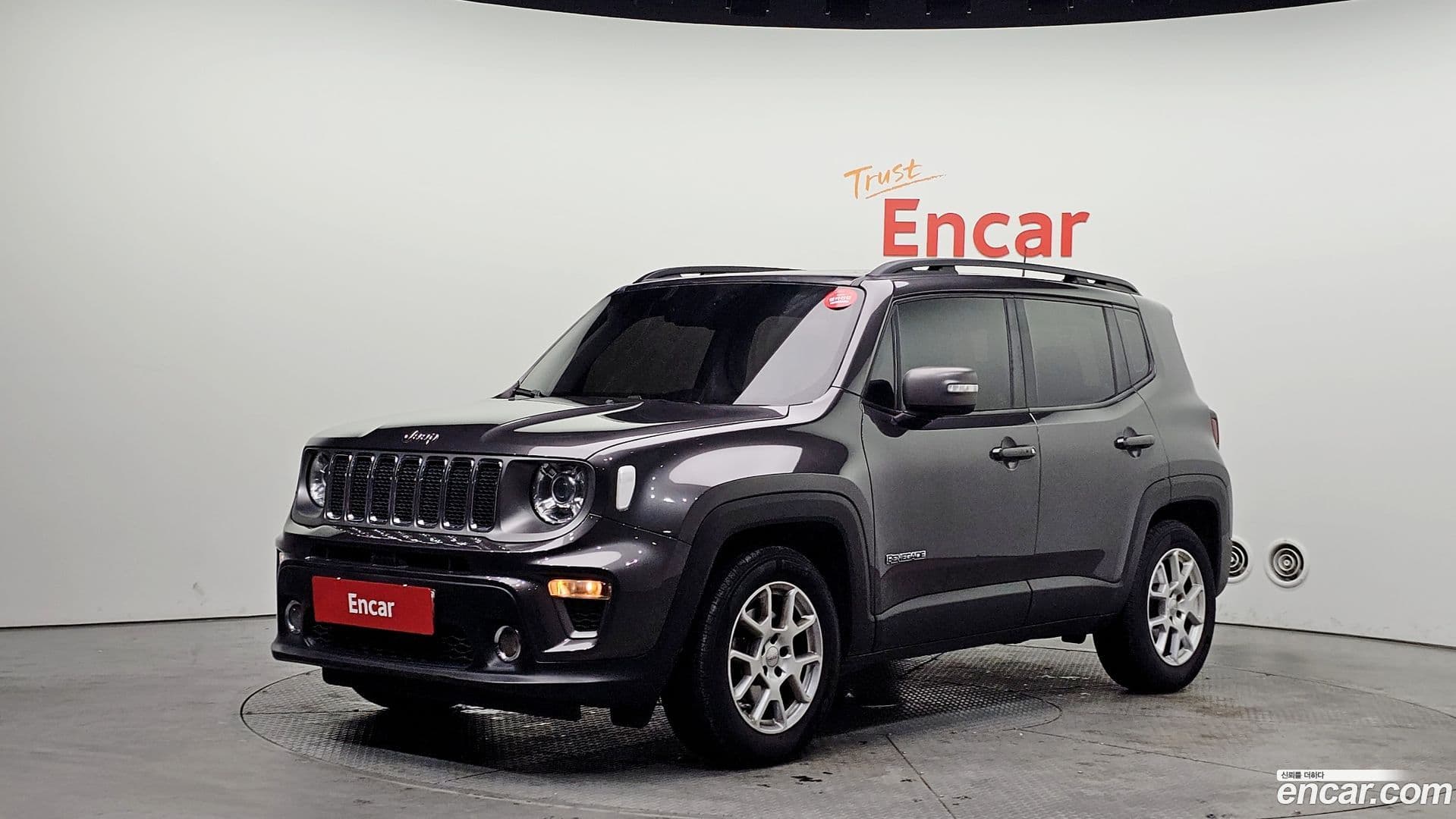 Main__Slider__Photo:Renegade Jeep 2019.11-0