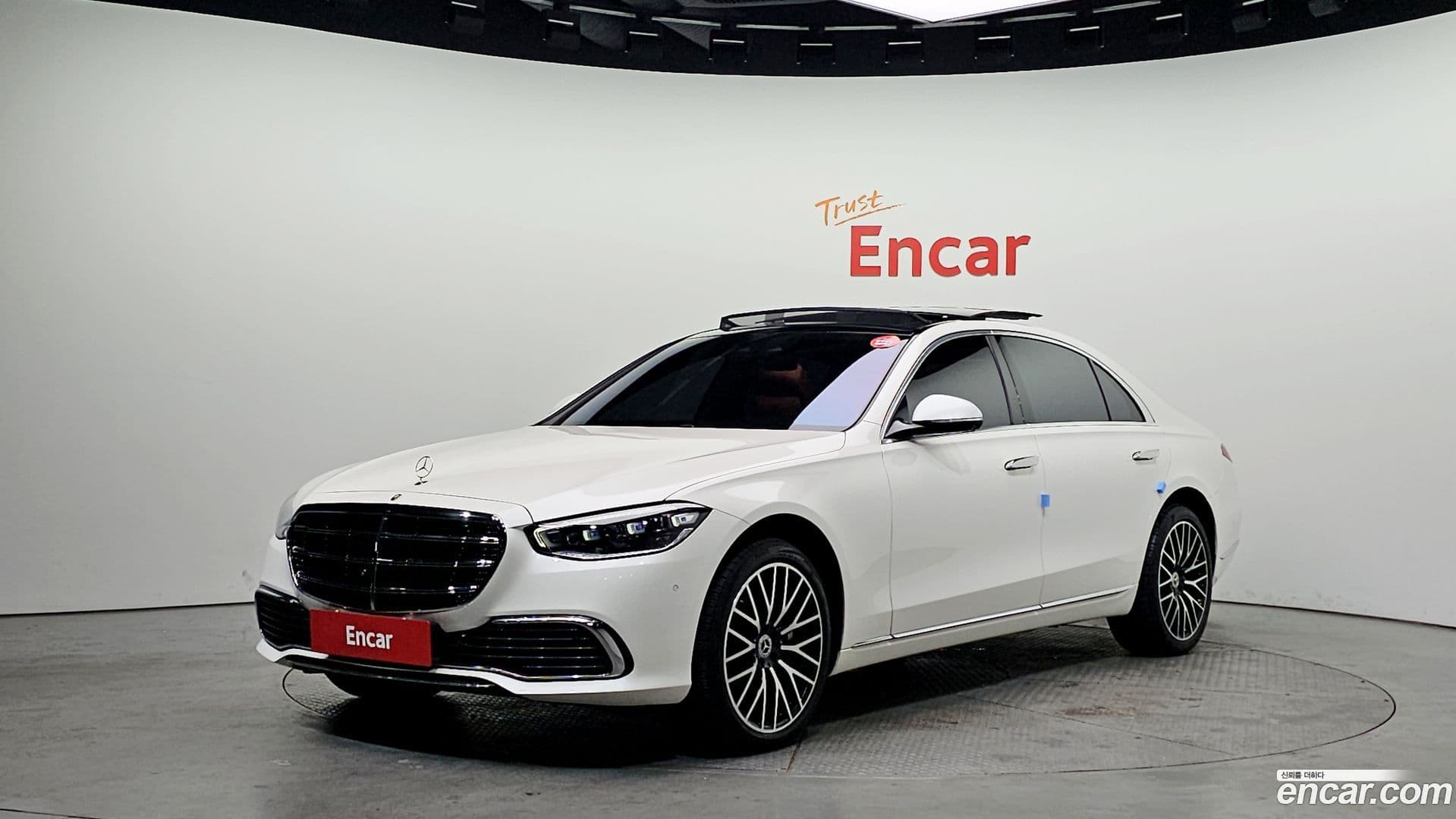 Main__Slider__Photo:S-Class Mercedes-Benz 2021.11-0