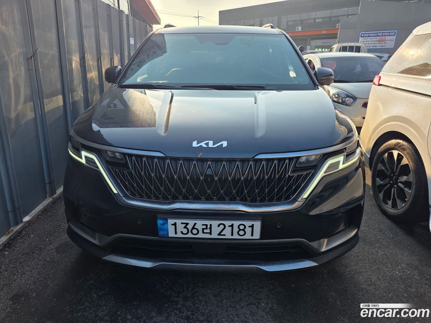 Main__Slider__Photo:Canival Kia 2023.2-0