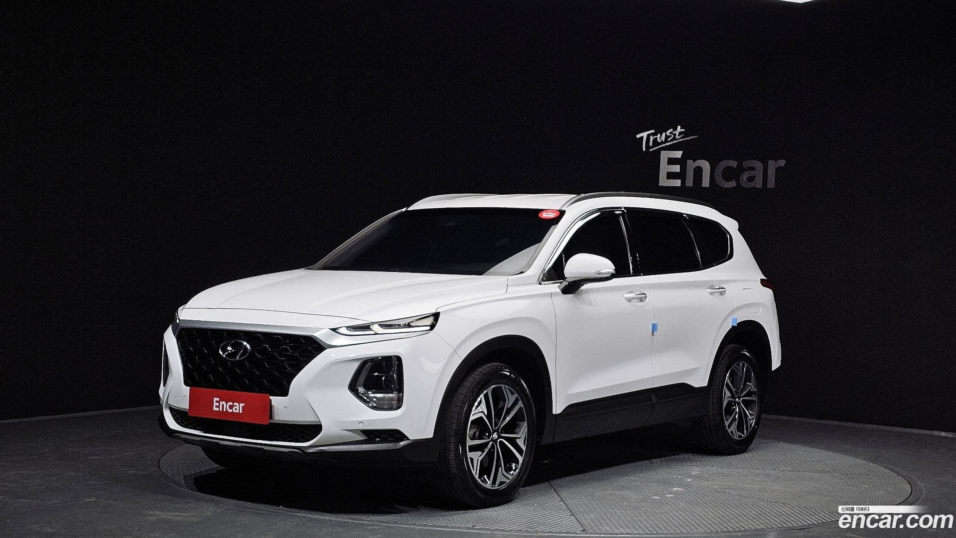 Main__Slider__Photo:Santafe Hyundai 2018.10-0