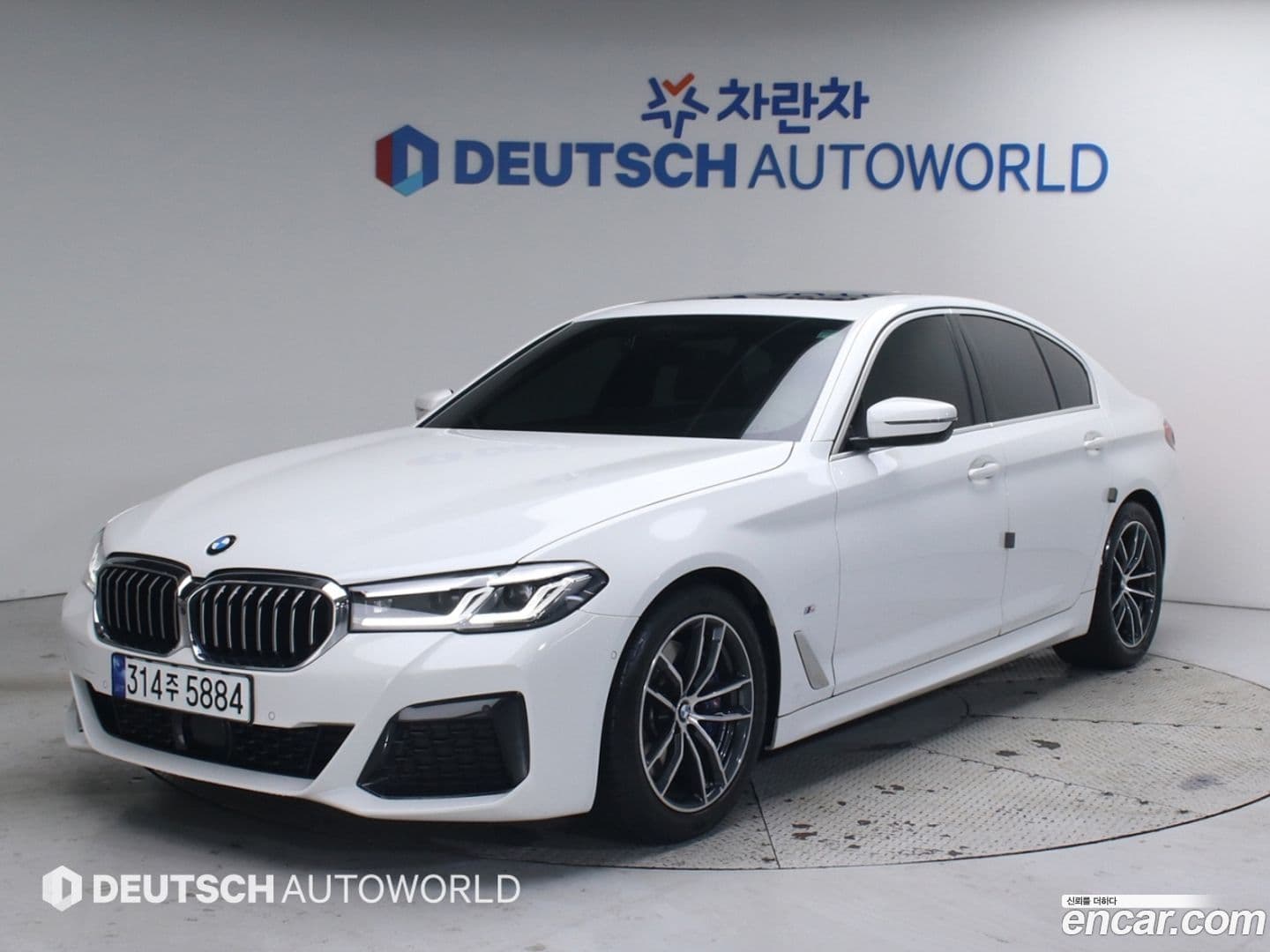 Main__Slider__Photo:5-Series BMW 2023.1-0