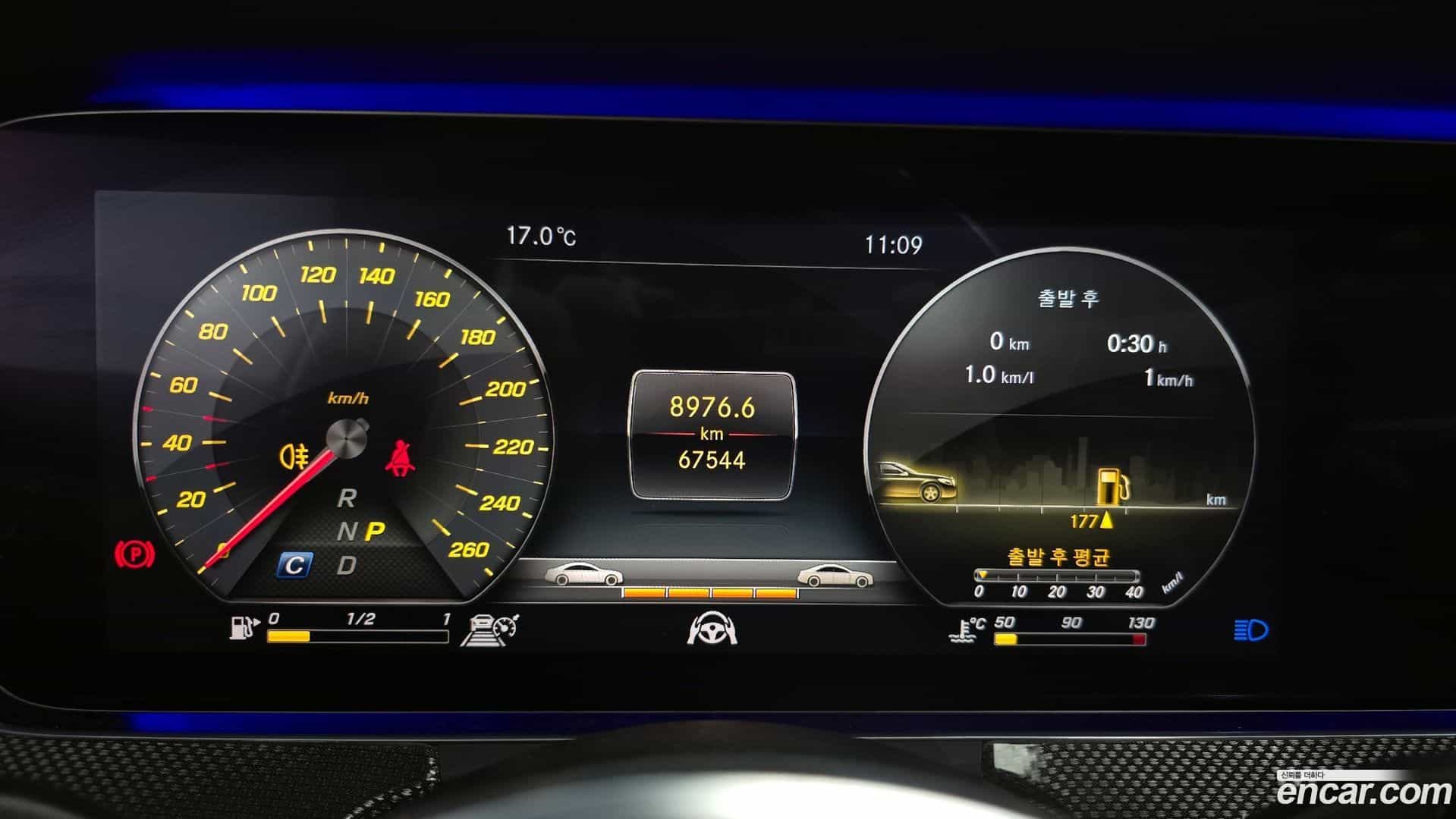 CLS-Class Mercedes-Benz 2018.10-INNER-008
