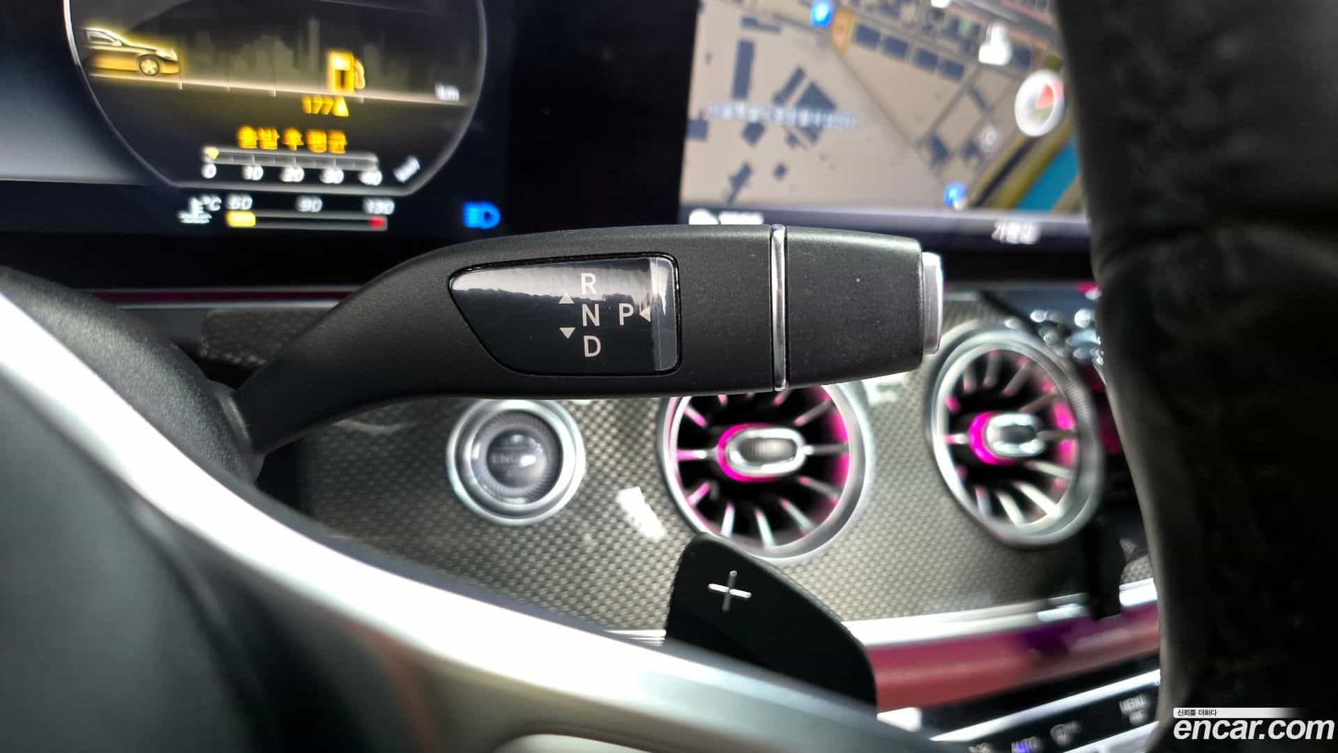 CLS-Class Mercedes-Benz 2018.10-INNER-009