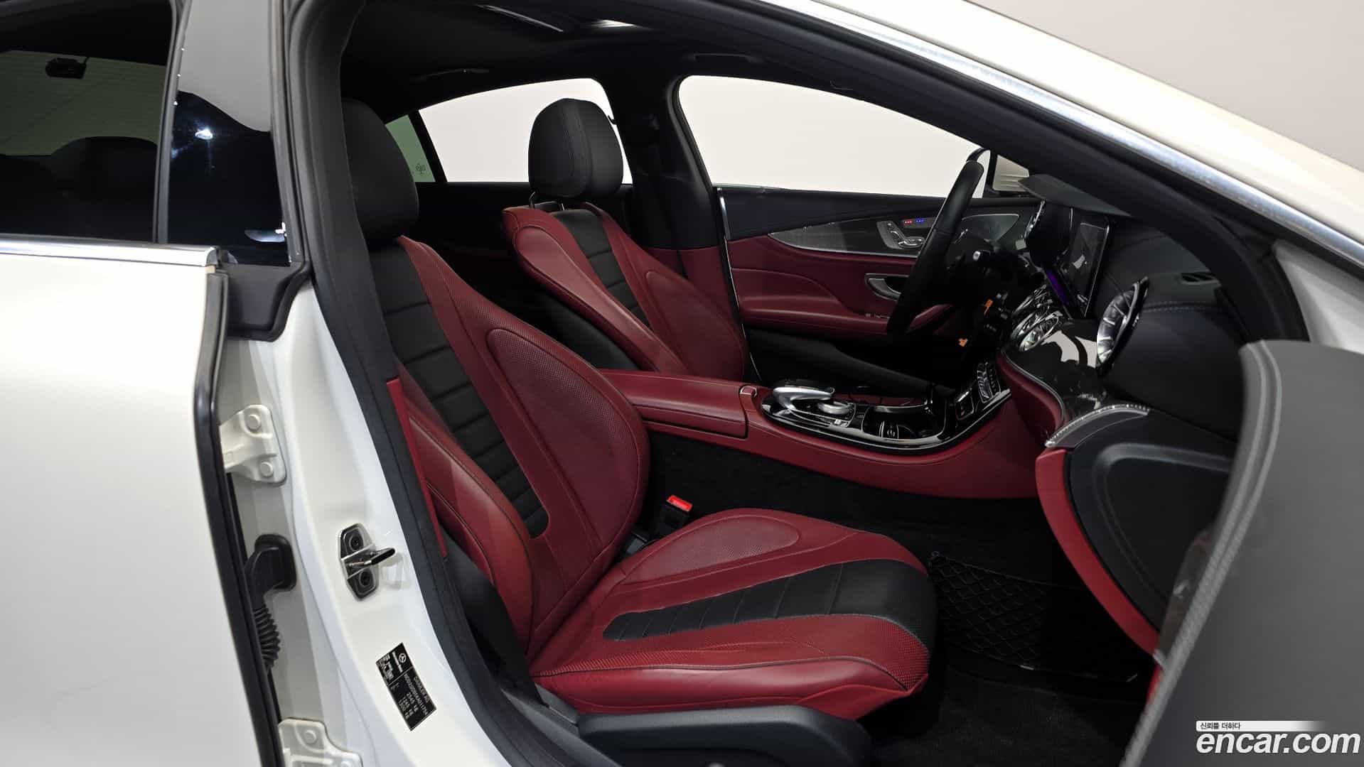 CLS-Class Mercedes-Benz 2018.10-INNER-010