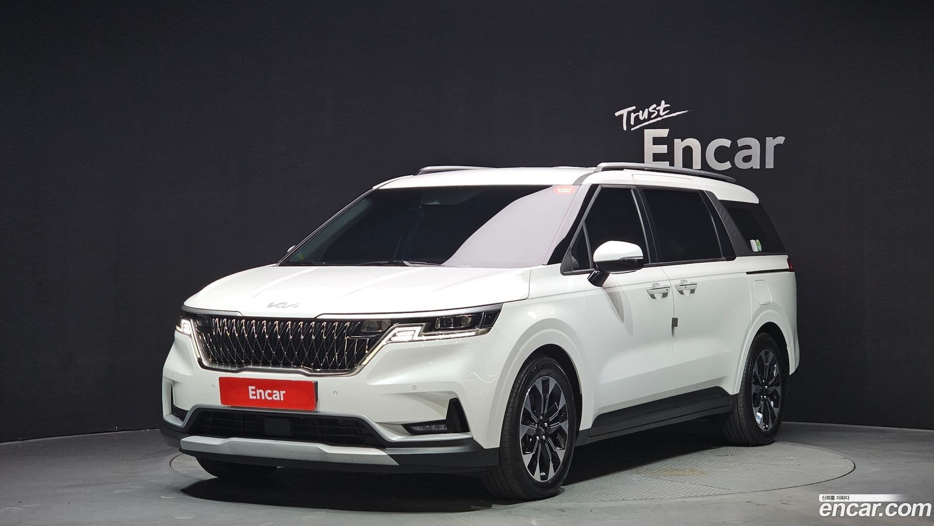 Main__Slider__Photo:Canival Kia 2022.5-0