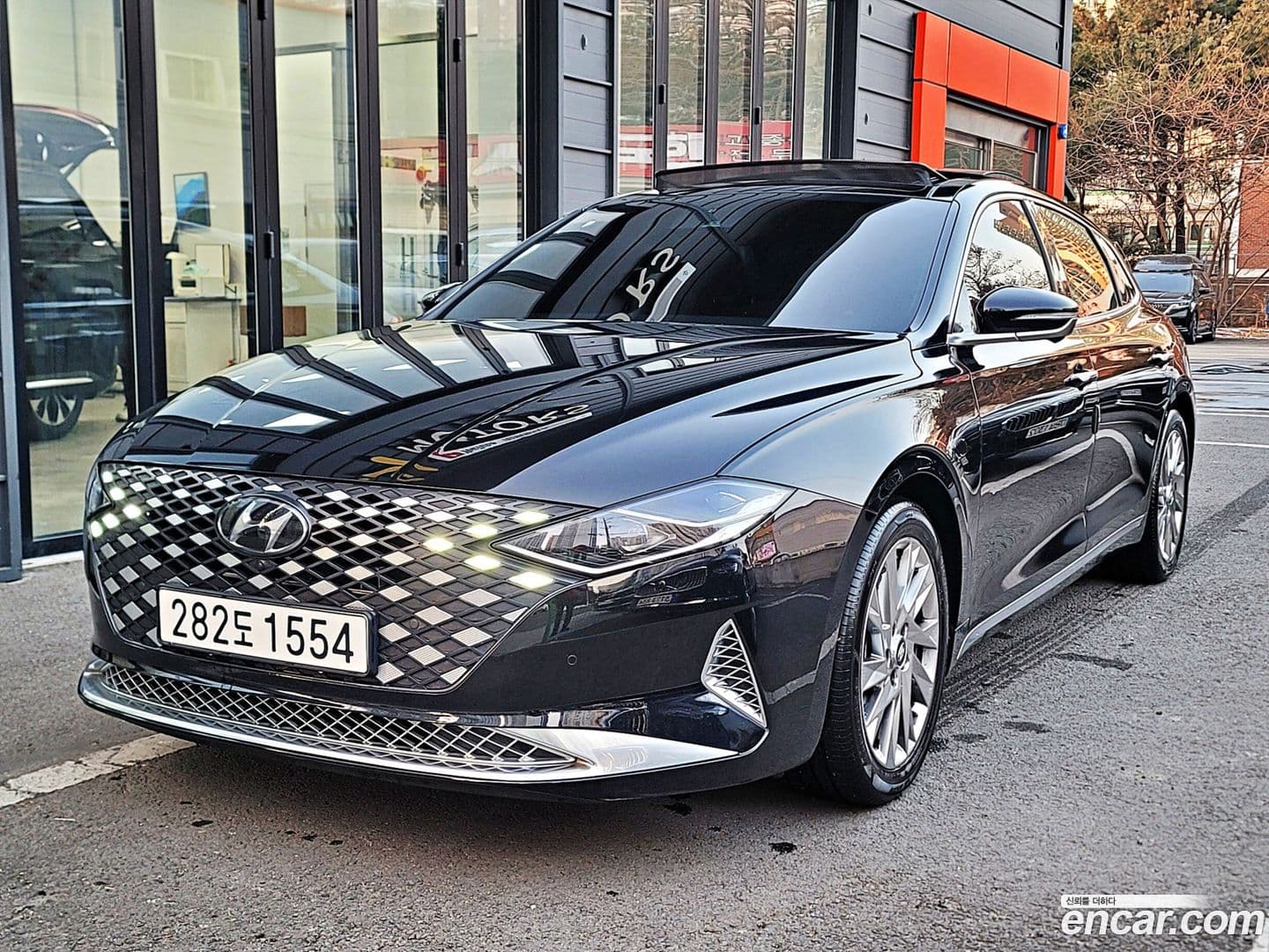 Main__Slider__Photo:Grandeur Hyundai 2021.0-0