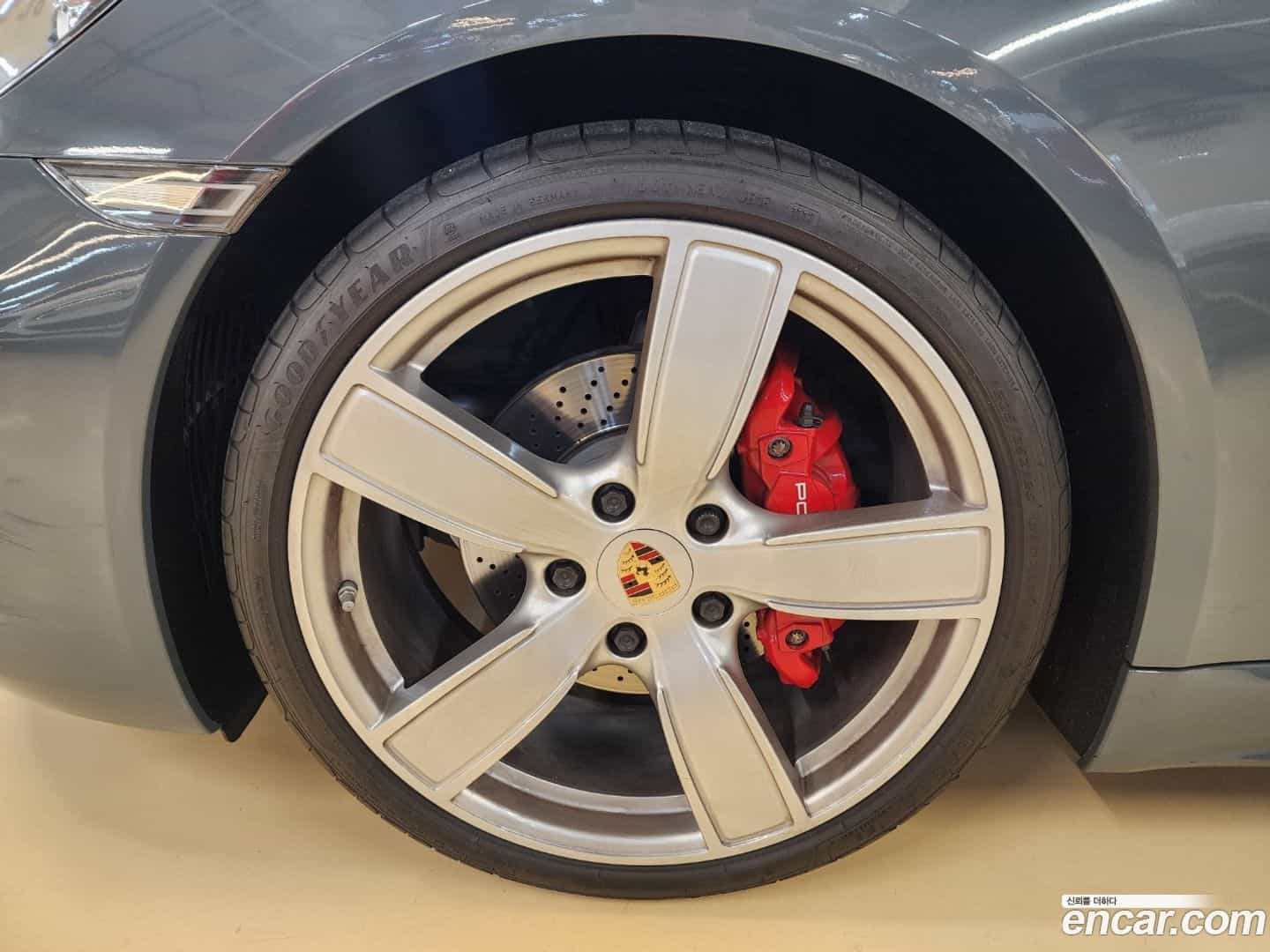 718 Porsche 2017.5-OUTER-005