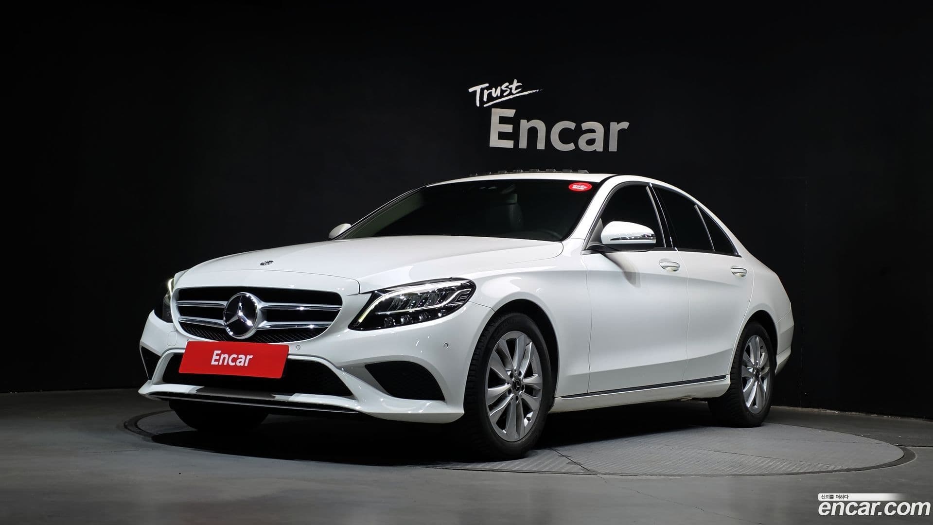 Main__Slider__Photo:C-Class Mercedes-Benz 2019.1-0