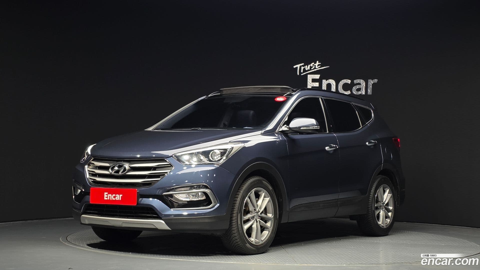 Main__Slider__Photo:Santafe Hyundai 2016.10-0