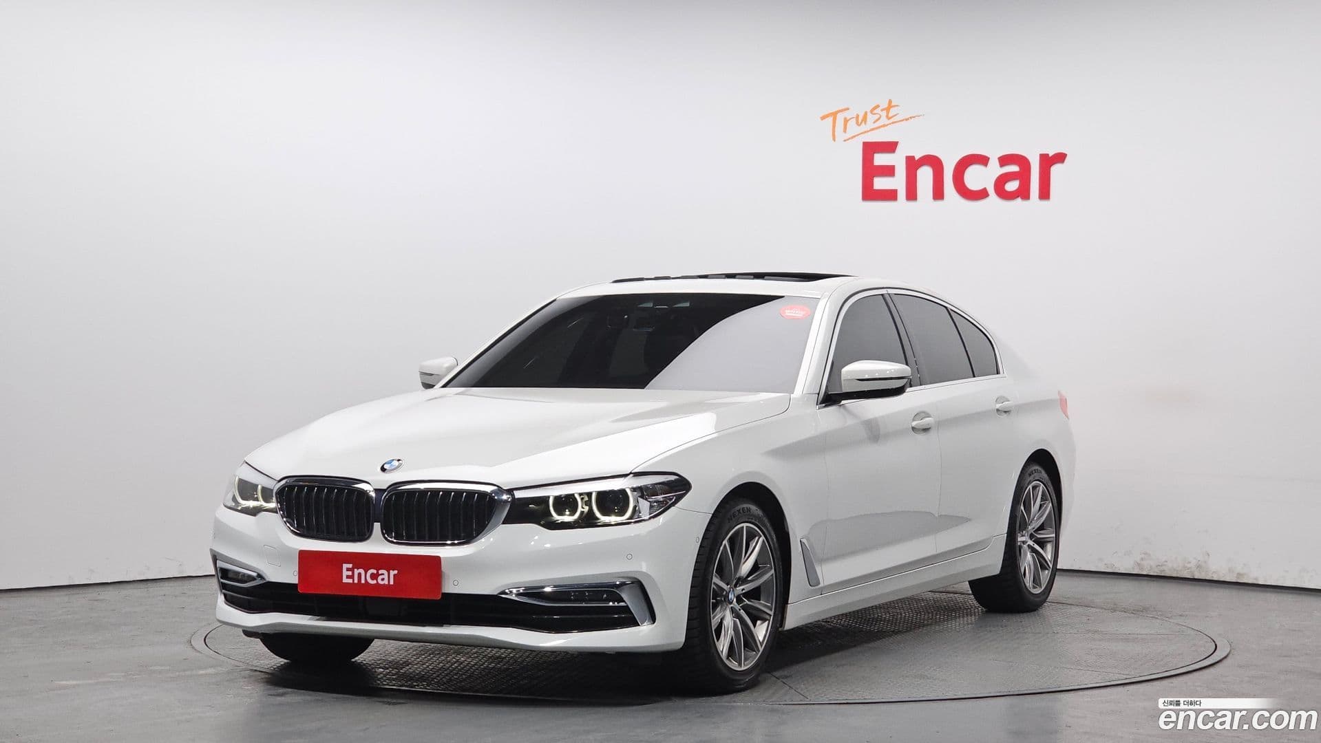 Main__Slider__Photo:5-Series BMW 2019.5-0