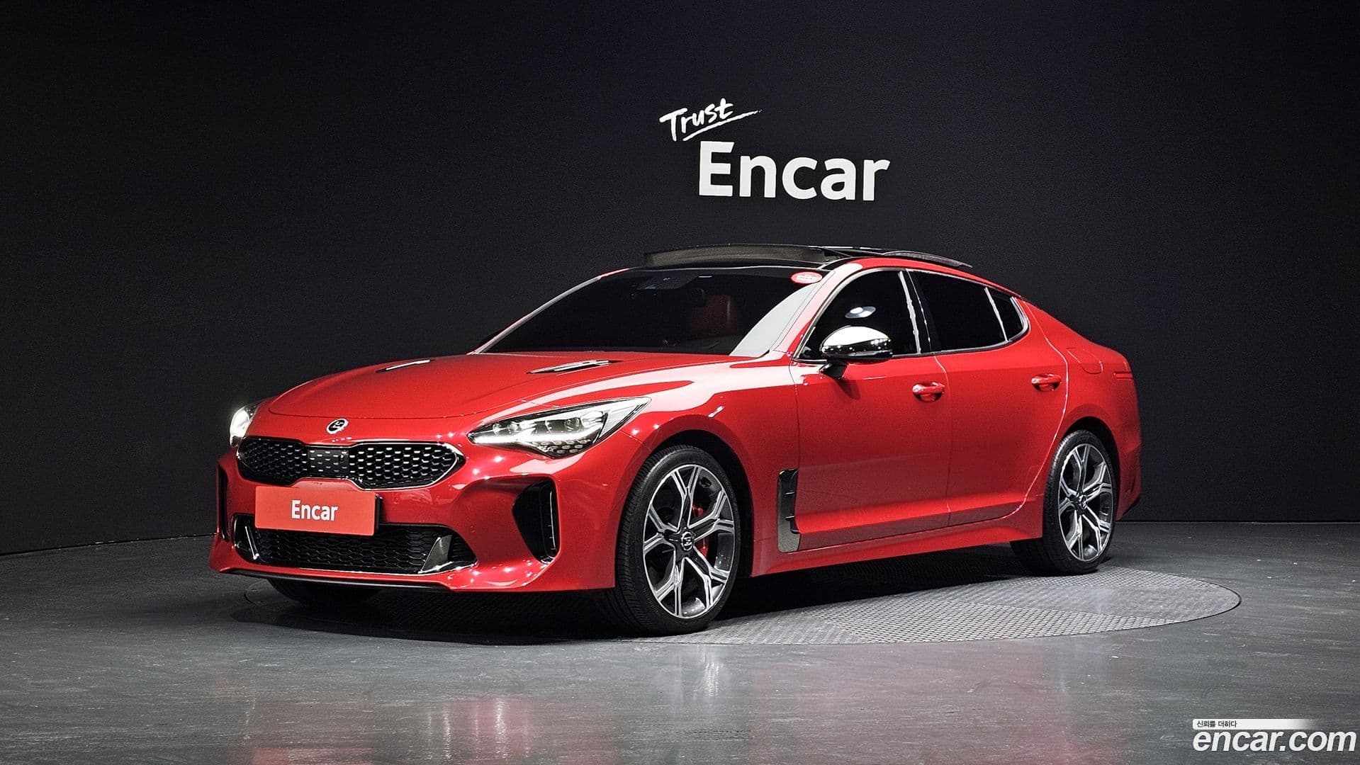 Main__Slider__Photo:Stinger Kia 2018.5-0