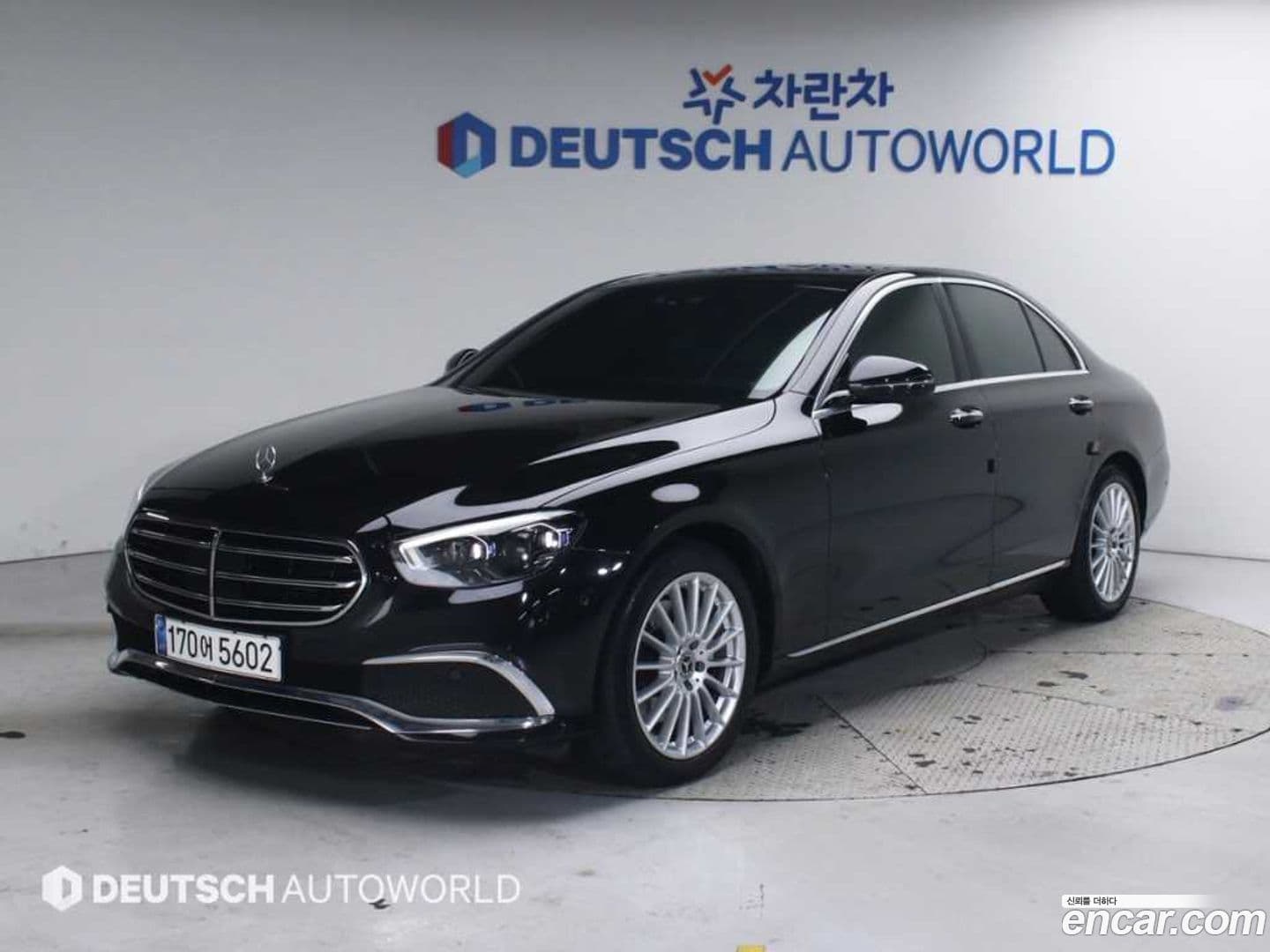 Main__Slider__Photo:E-Class Mercedes-Benz 2021.1-0