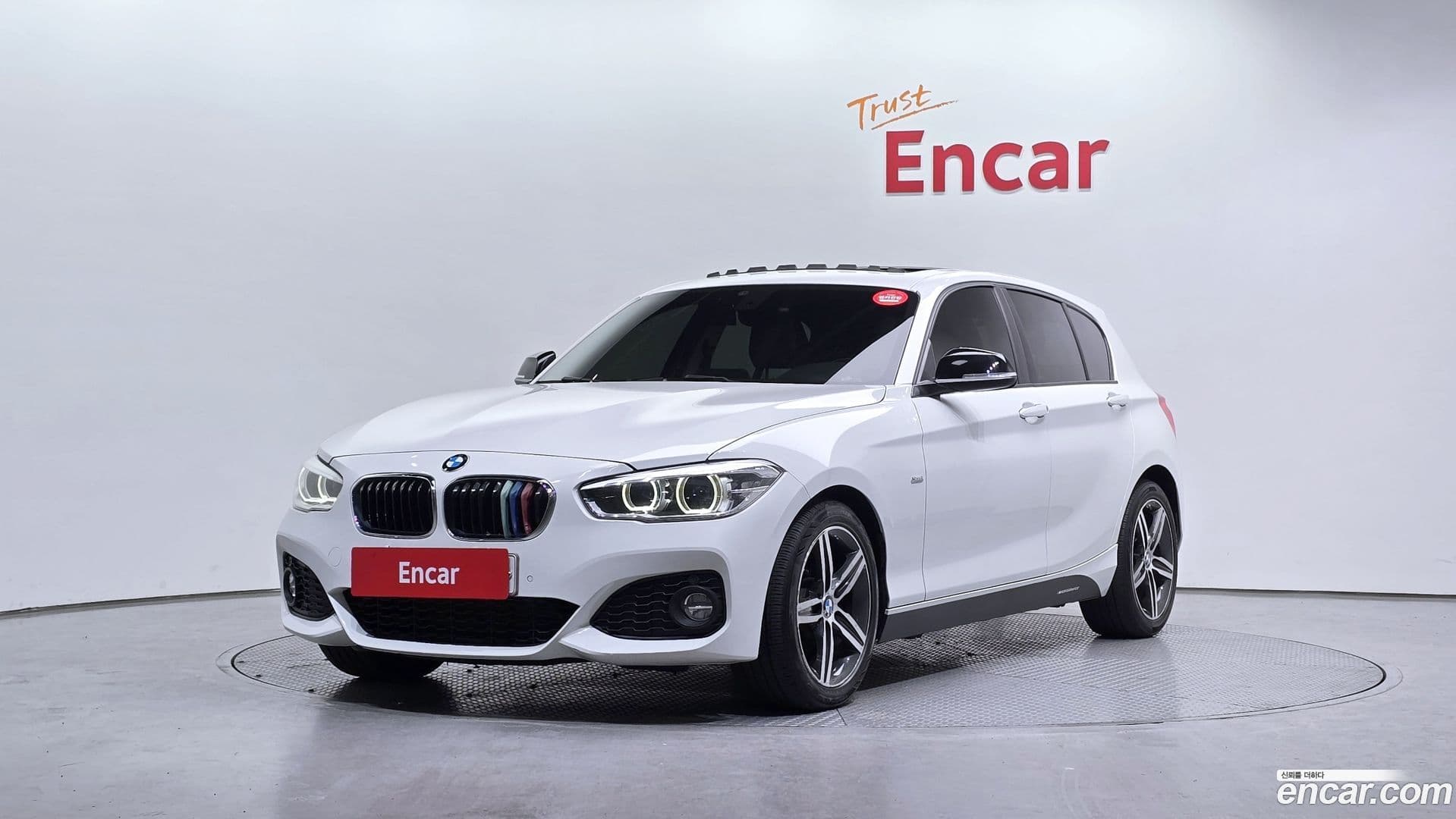 Main__Slider__Photo:1-Series BMW 2016.10-0