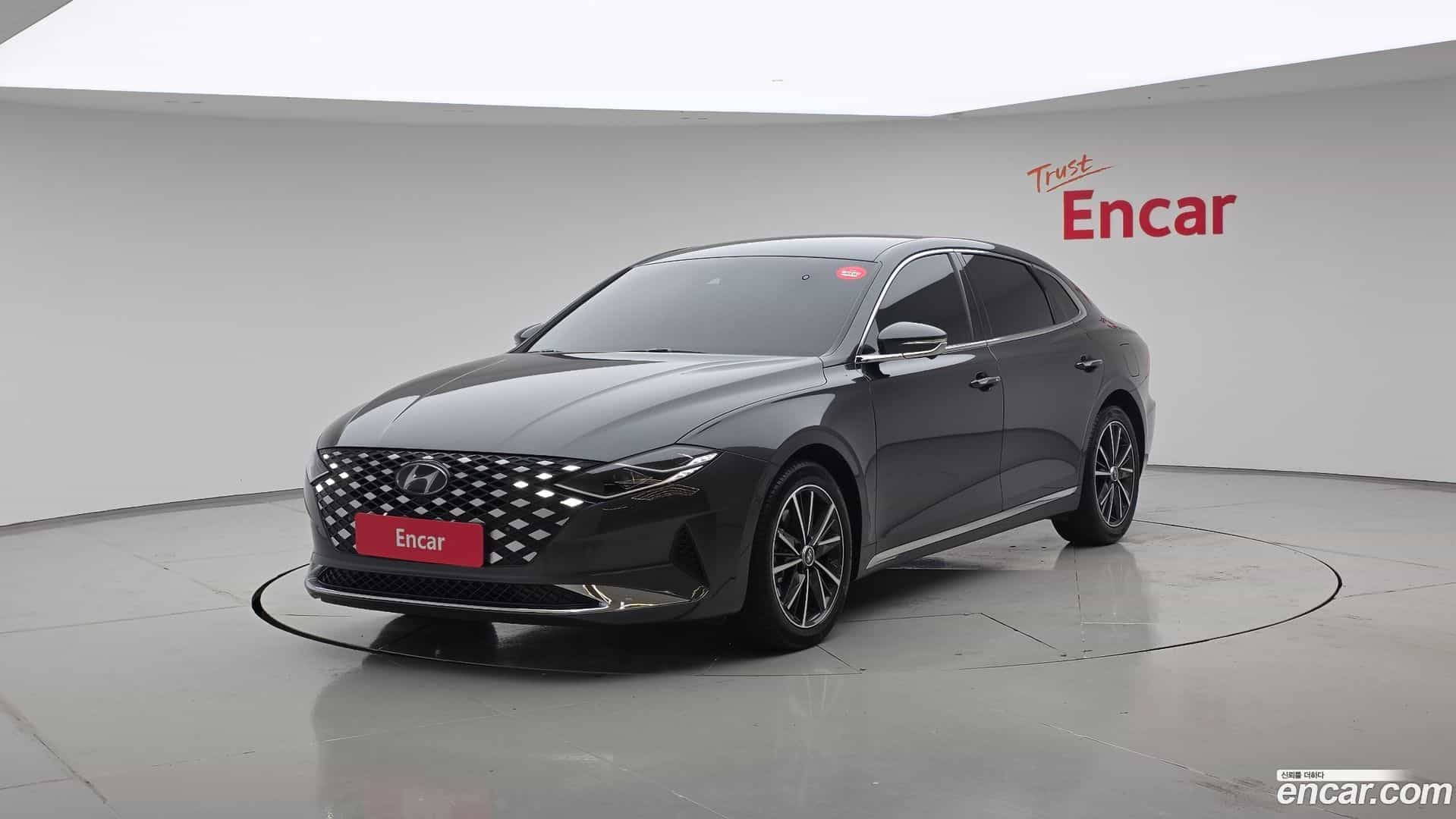 Grandeur Hyundai 2022.3-OUTER-001