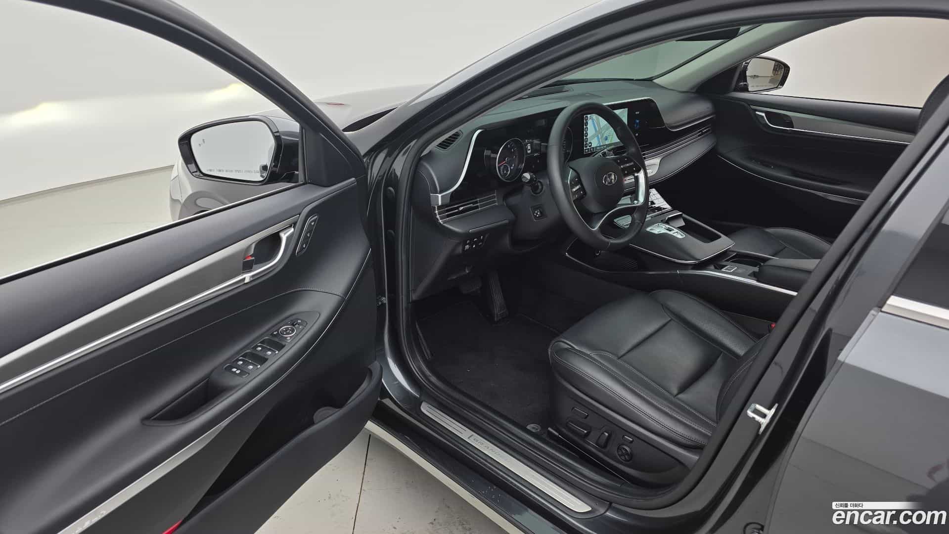 Grandeur Hyundai 2022.3-OPTION-015