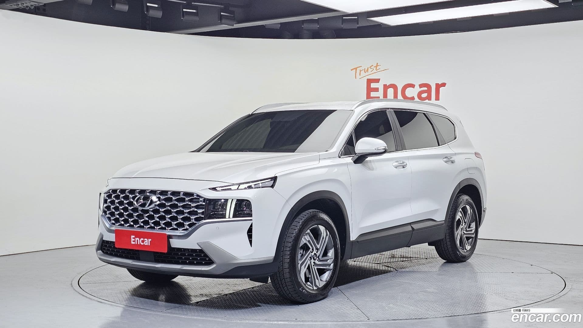 Main__Slider__Photo:Santafe Hyundai 2021.0-0