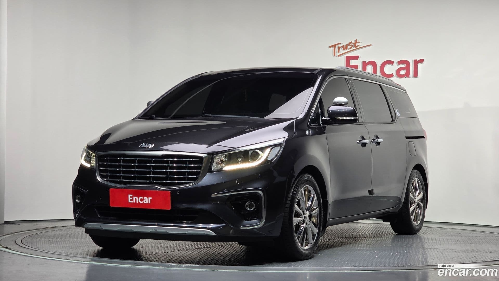 Main__Slider__Photo:Canival Kia 2019.9-0