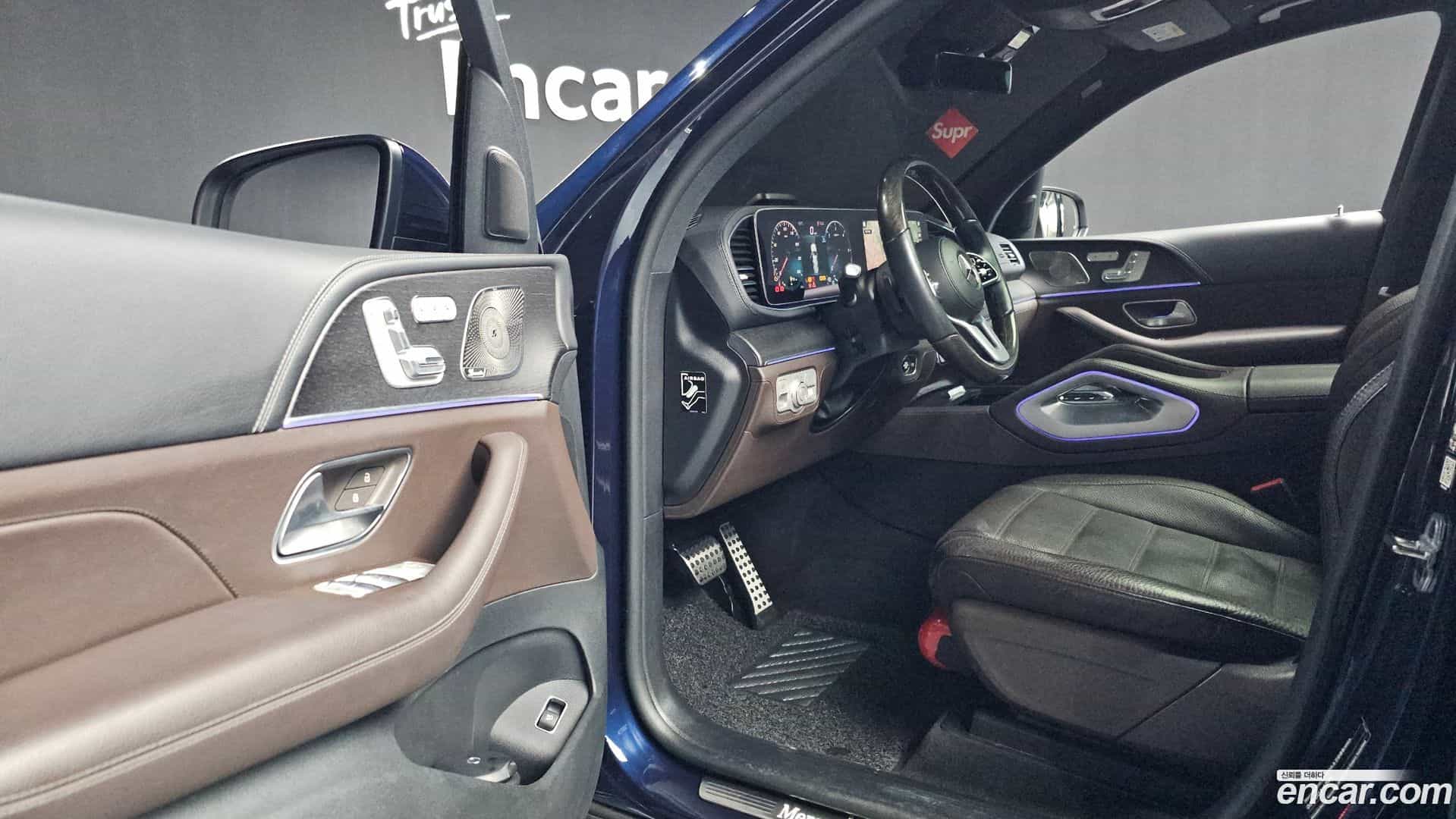 GLS-Class Mercedes-Benz 2022.0-INNER-010