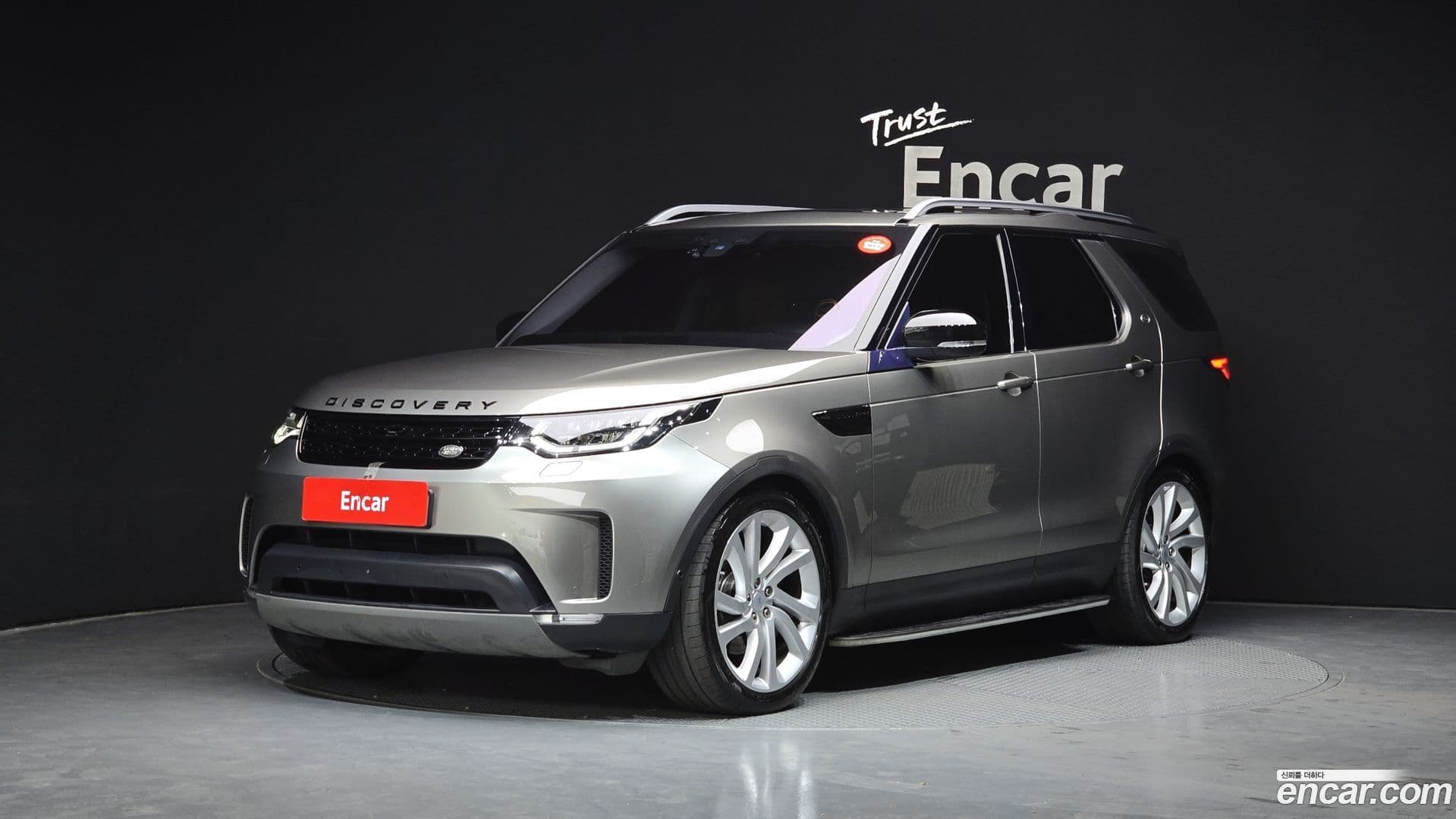Main__Slider__Photo:Discovery Land Rover 2017.6-0