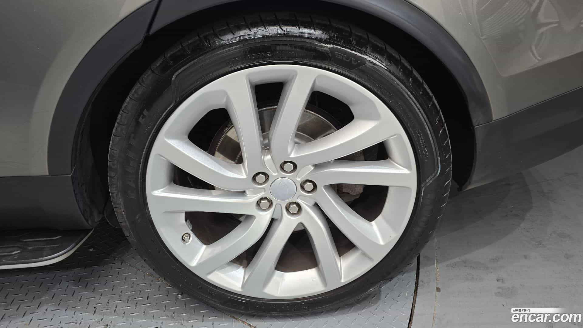 Discovery Land Rover 2017.6-OUTER-005