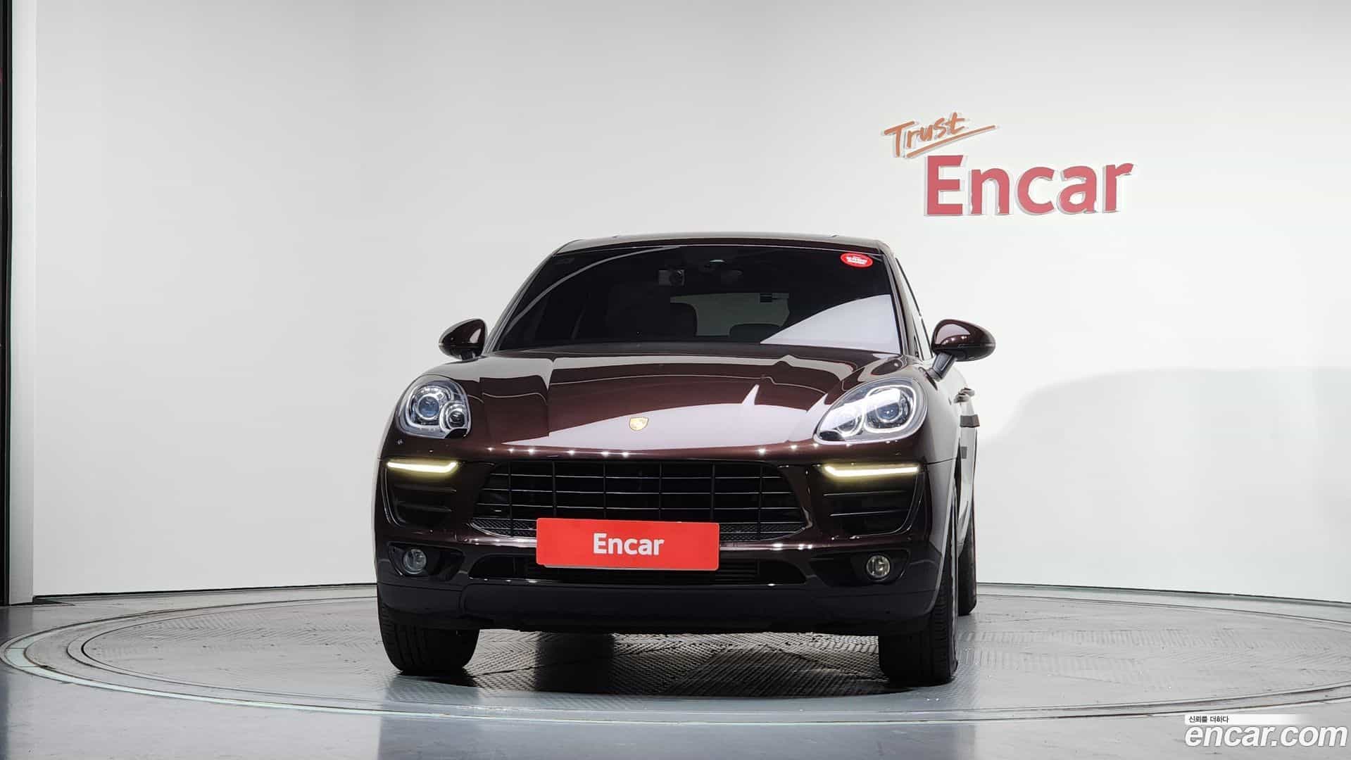 Macan Porsche 2017.11-OUTER-003