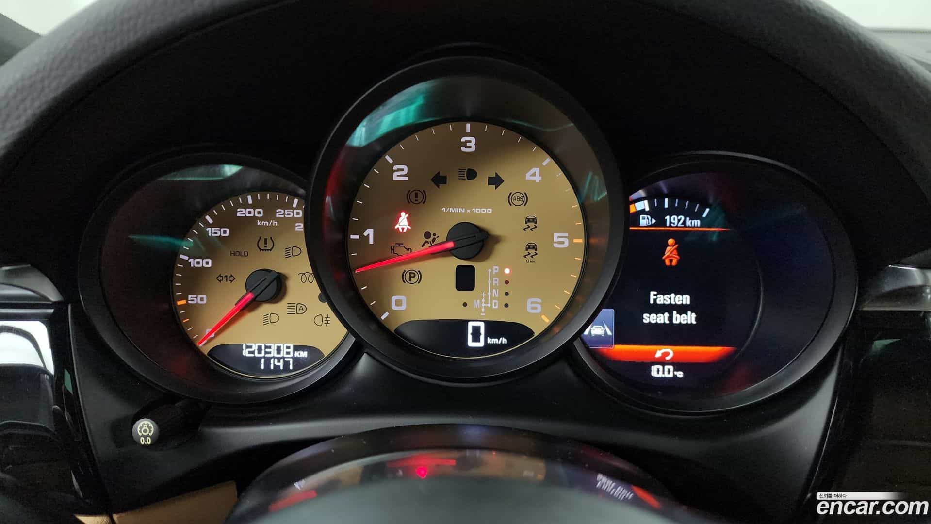 Macan Porsche 2017.11-INNER-008