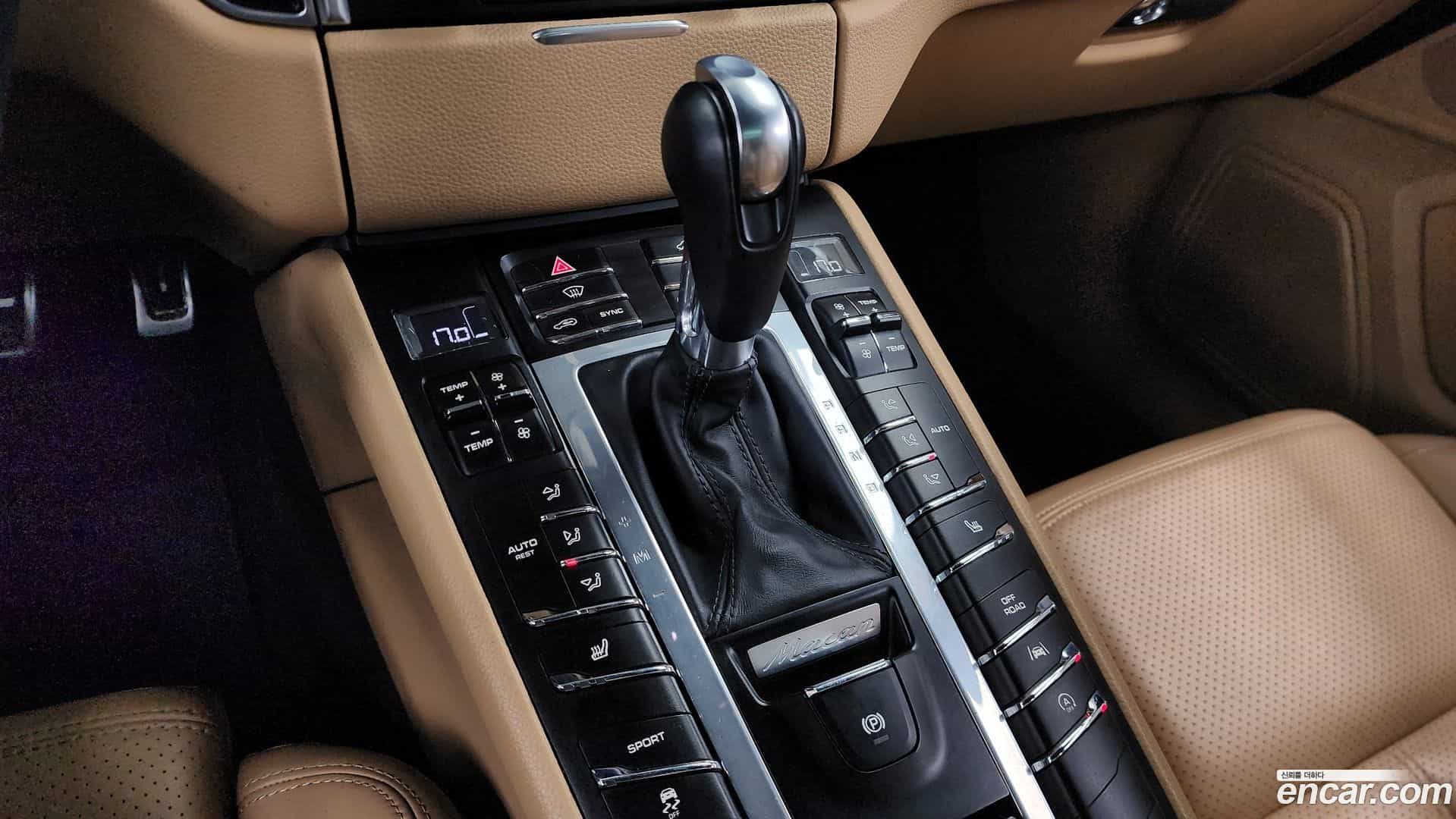 Macan Porsche 2017.11-INNER-009