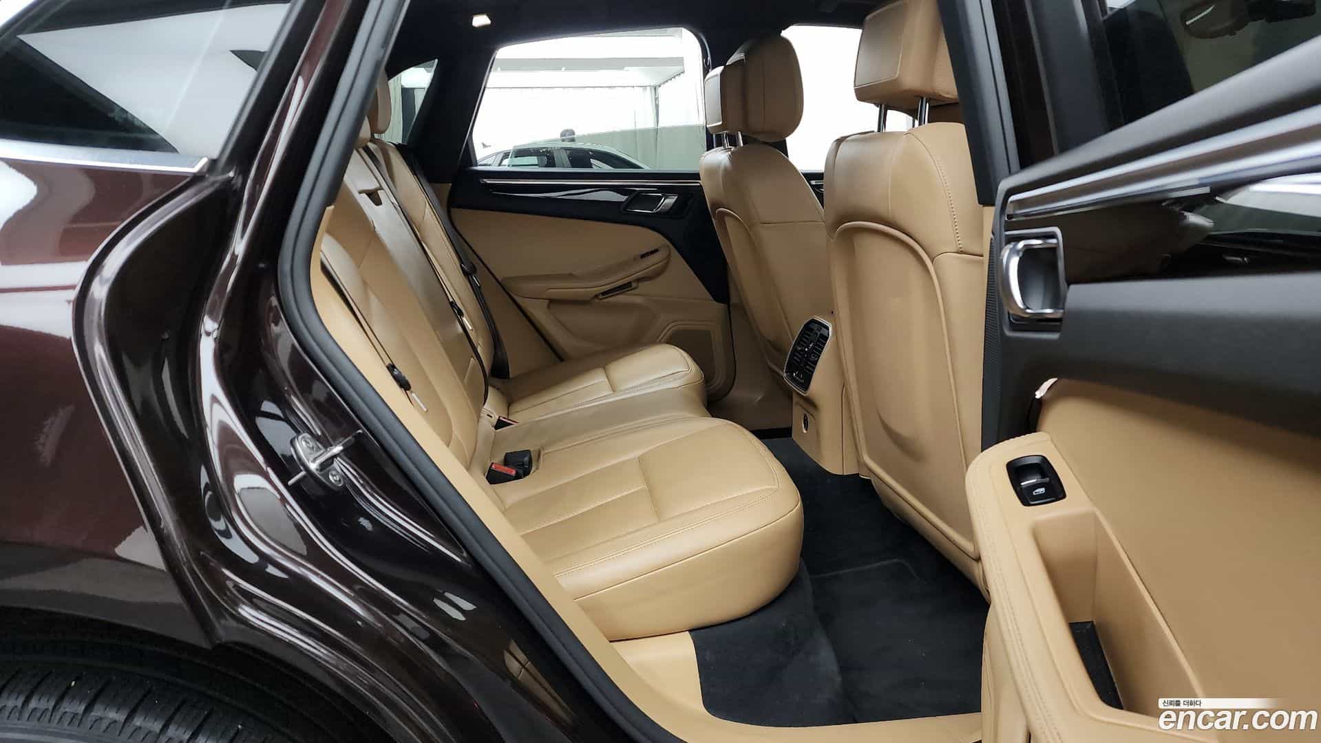 Macan Porsche 2017.11-OPTION-016