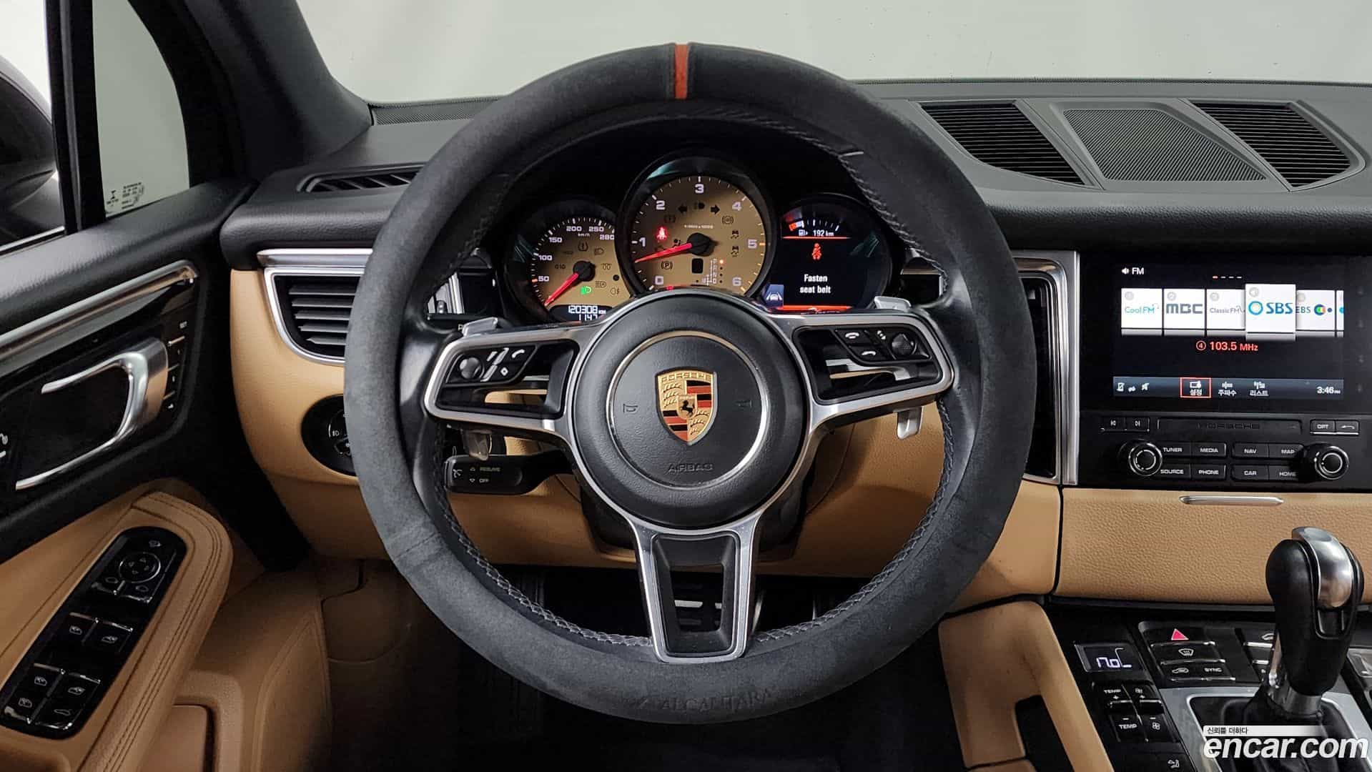 Macan Porsche 2017.11-OPTION-017