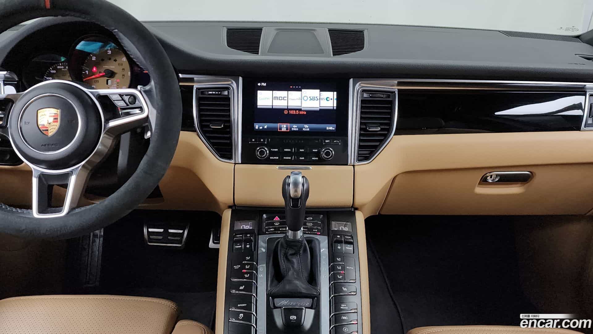 Macan Porsche 2017.11-OPTION-018