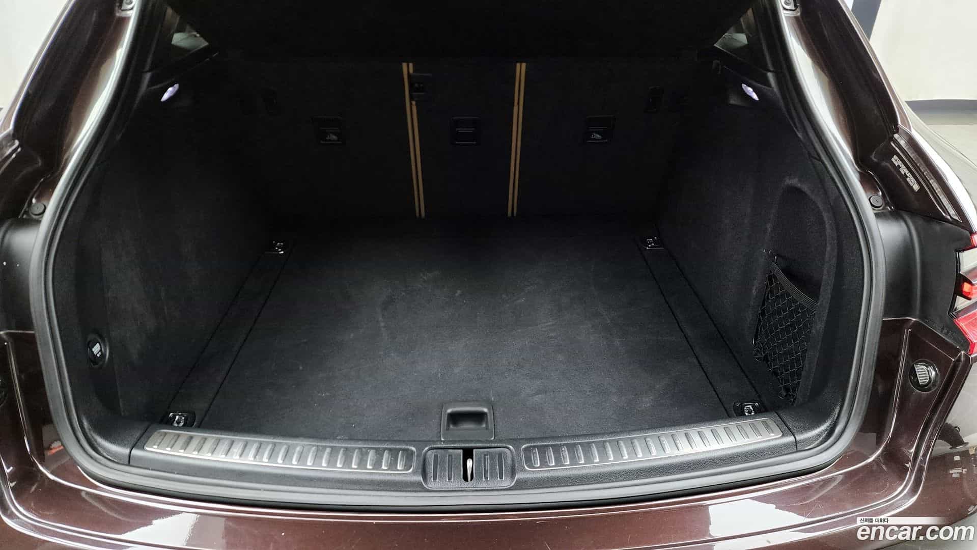 Macan Porsche 2017.11-OPTION-024