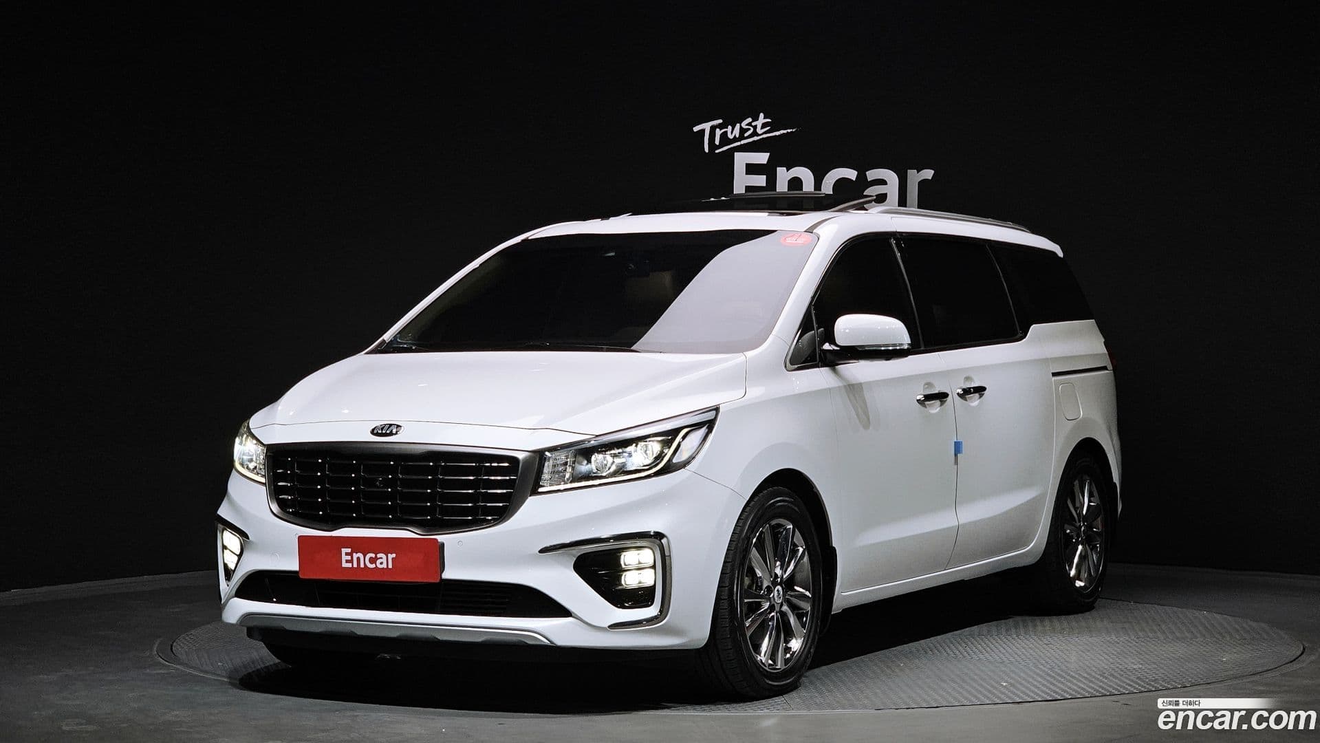 Main__Slider__Photo:Canival Kia 2018.9-0
