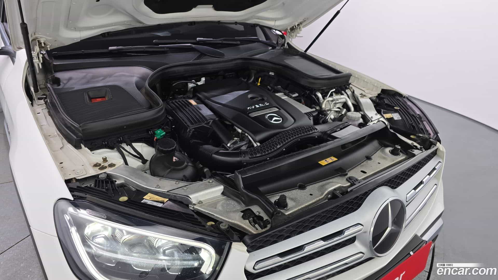 GLC-Class Mercedes-Benz 2020.11-INNER-006