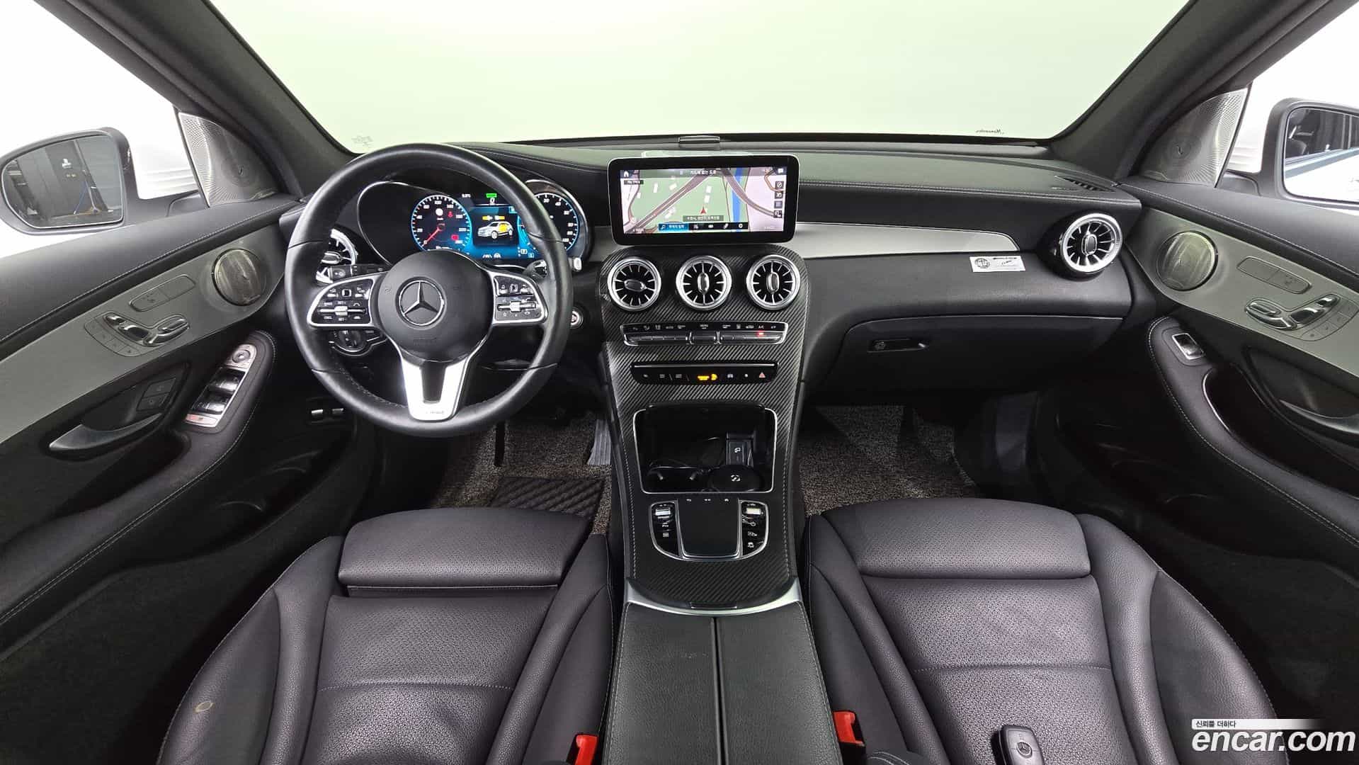 GLC-Class Mercedes-Benz 2020.11-INNER-007