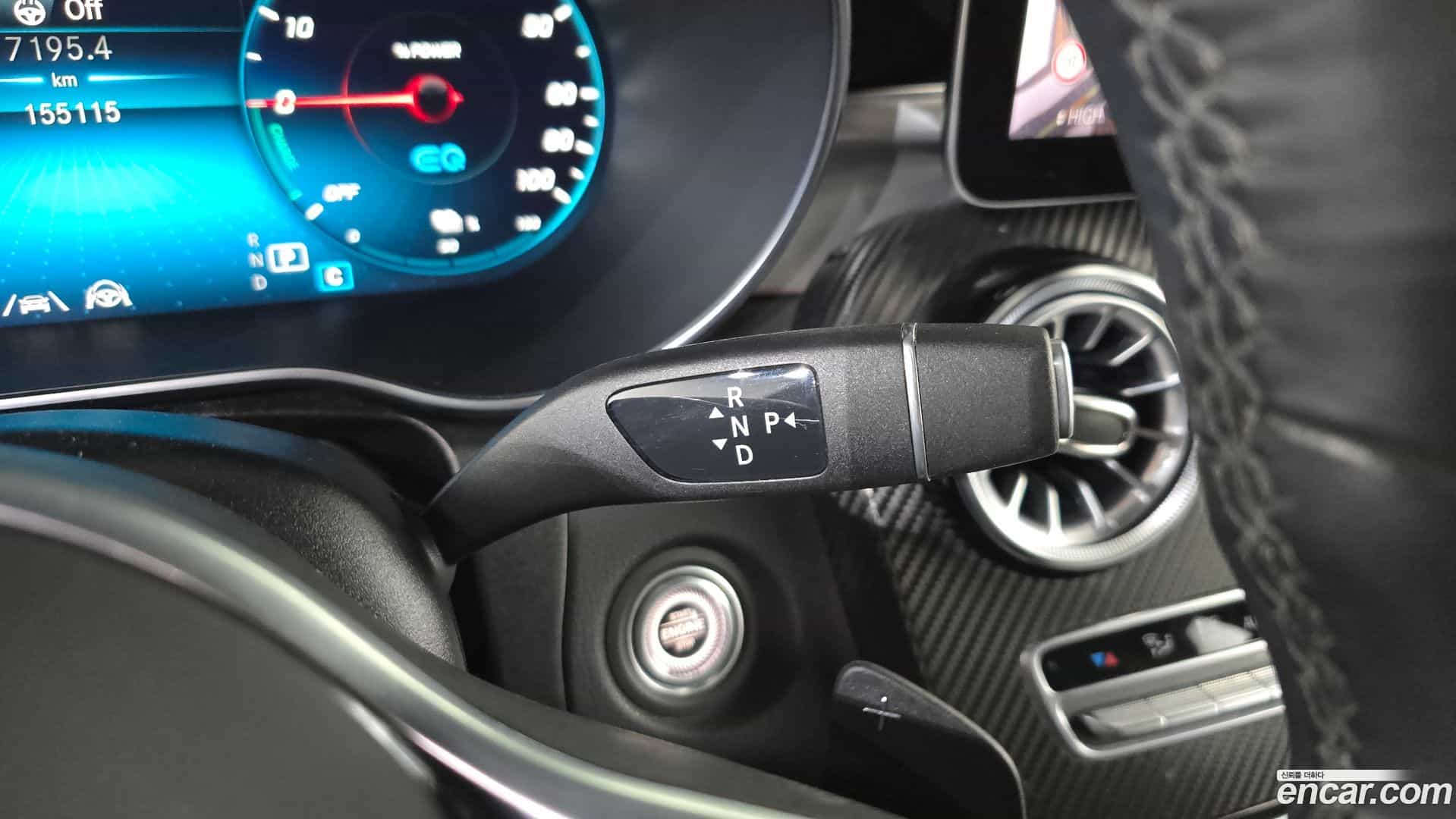GLC-Class Mercedes-Benz 2020.11-INNER-009
