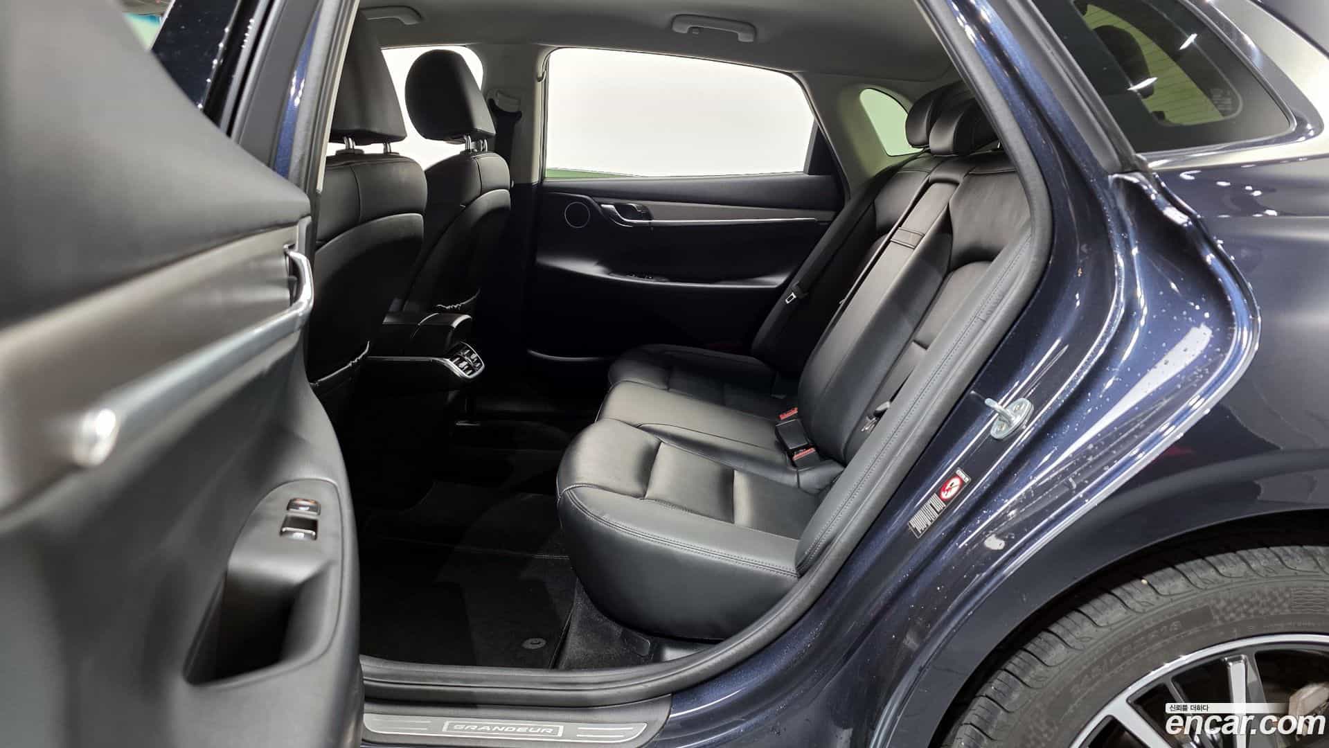 Grandeur Hyundai 2019.11-OPTION-016