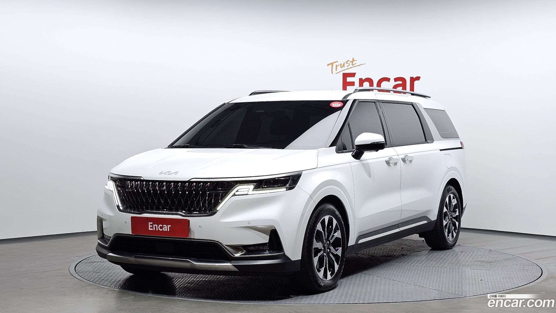 Main__Slider__Photo:Canival Kia 2023.9-0
