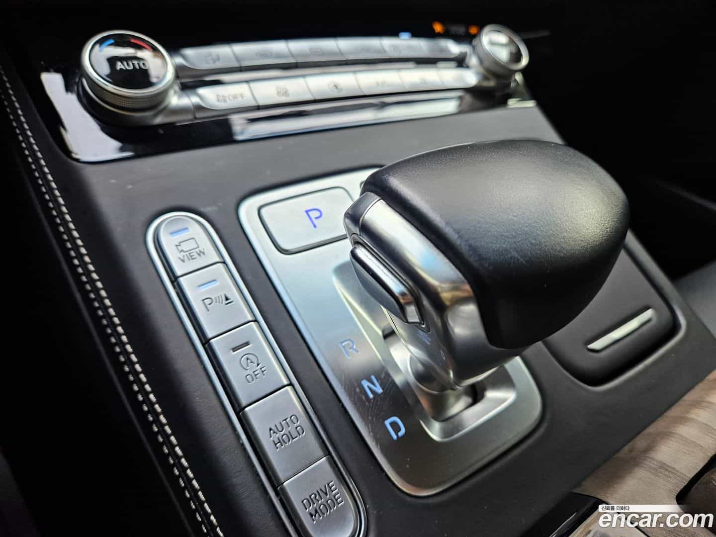 G90 Genesis 2019.0-INNER-009