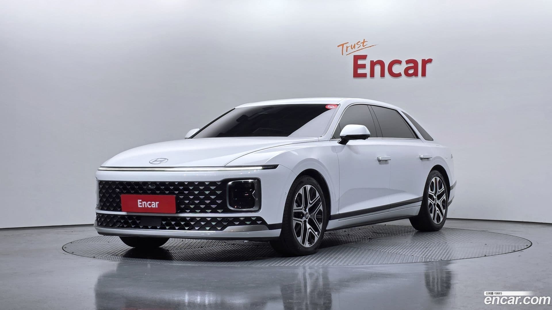 Main__Slider__Photo:Grandeur Hyundai 2023.1-0