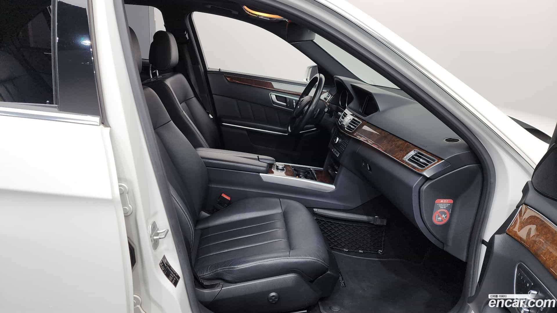E-Class Mercedes-Benz 2015.7-OPTION-015