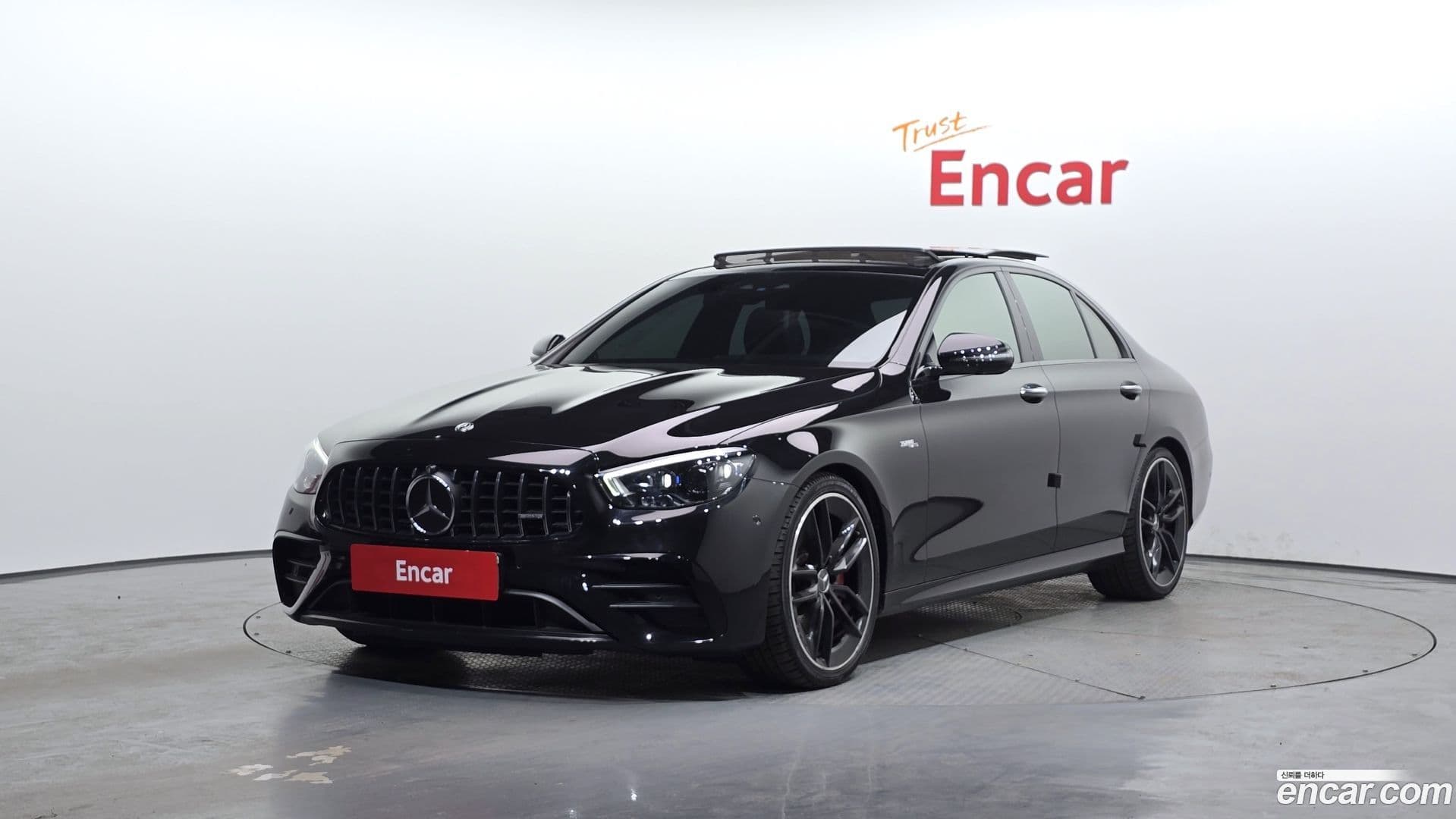 Main__Slider__Photo:E-Class Mercedes-Benz 2021.3-0